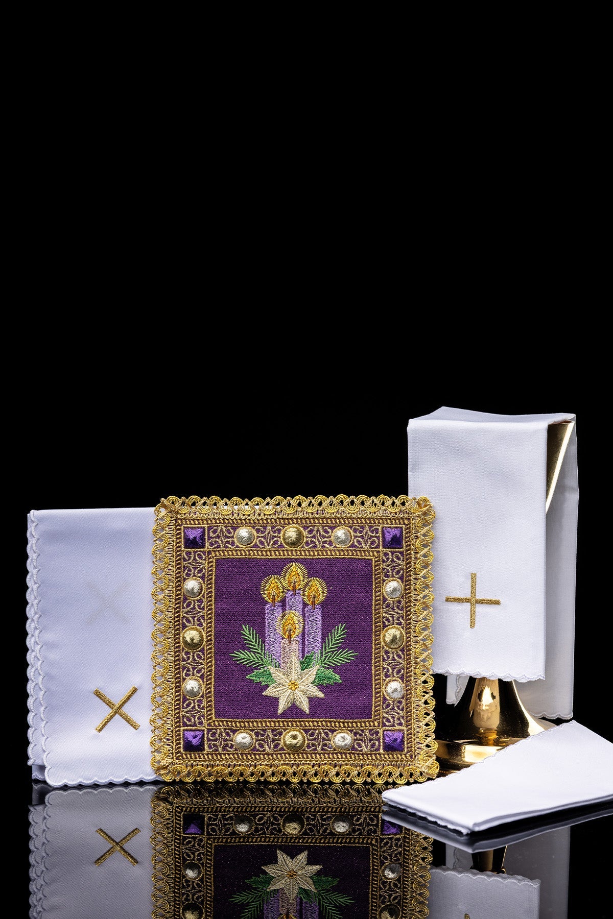 Advent Embroidered Altar Linen Set - CHASUBLES.COM