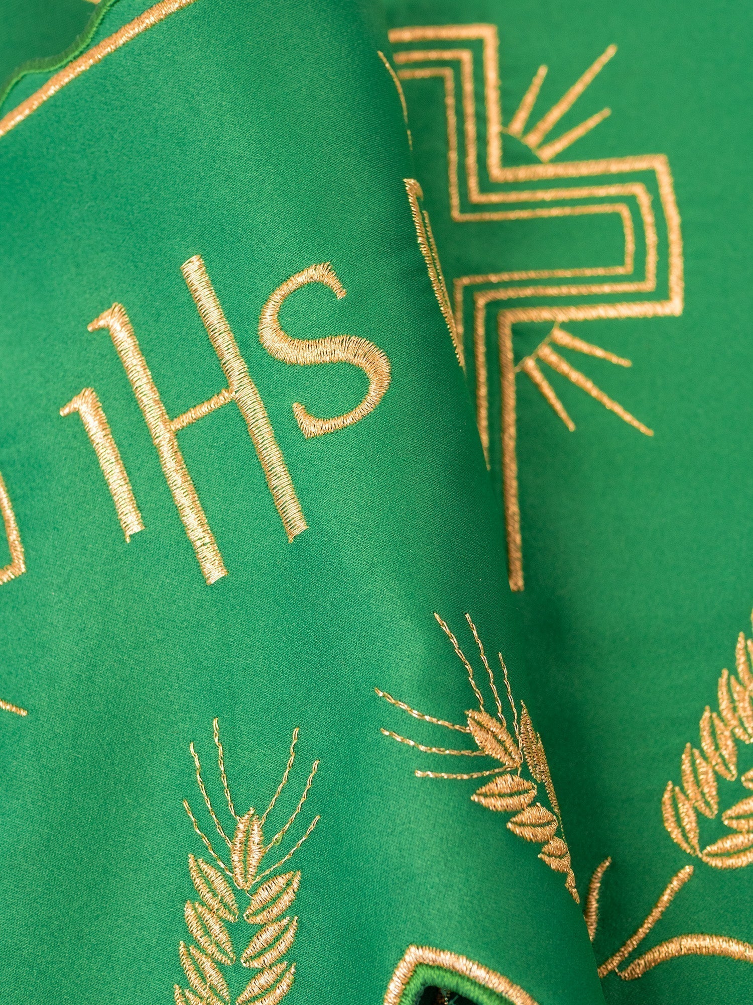 Altar superfrontal trimmings in green with gold IHS and cross embroidery KOM/040/01 20cm 3,5m - HAFTINAUSA.COM