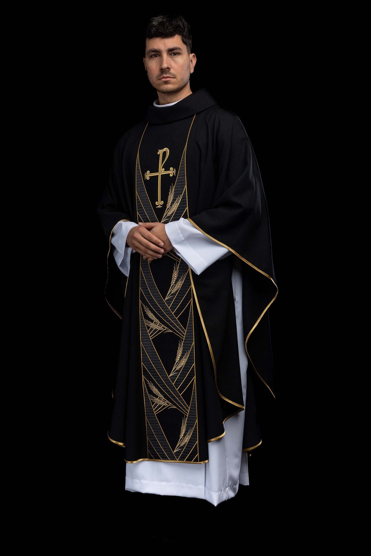 Black chasuble with an embroidered PAX band LE/7050/07 - CHASUBLES.COM