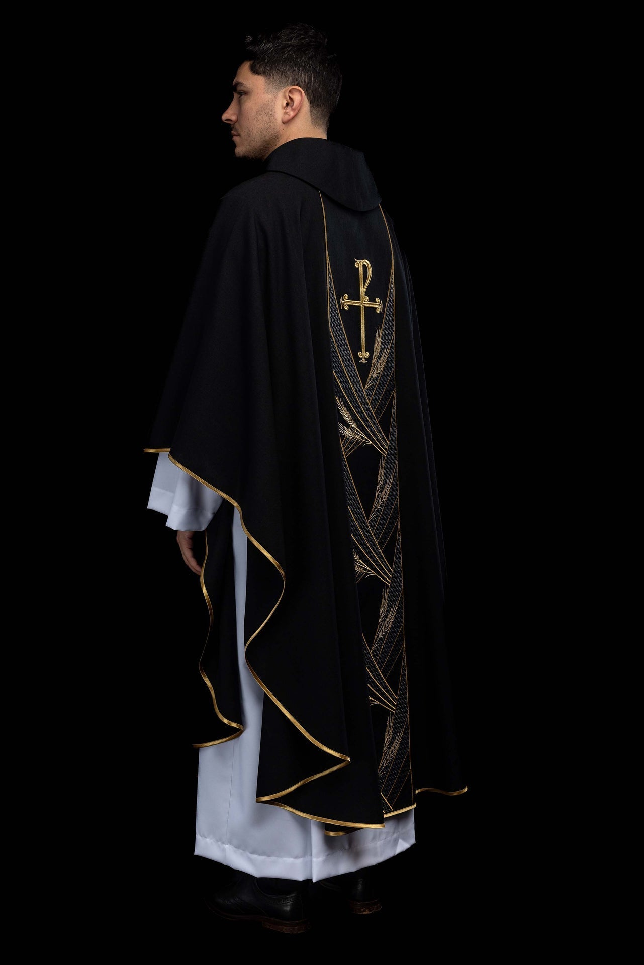 Black chasuble with an embroidered PAX band LE/7050/07 - CHASUBLES.COM