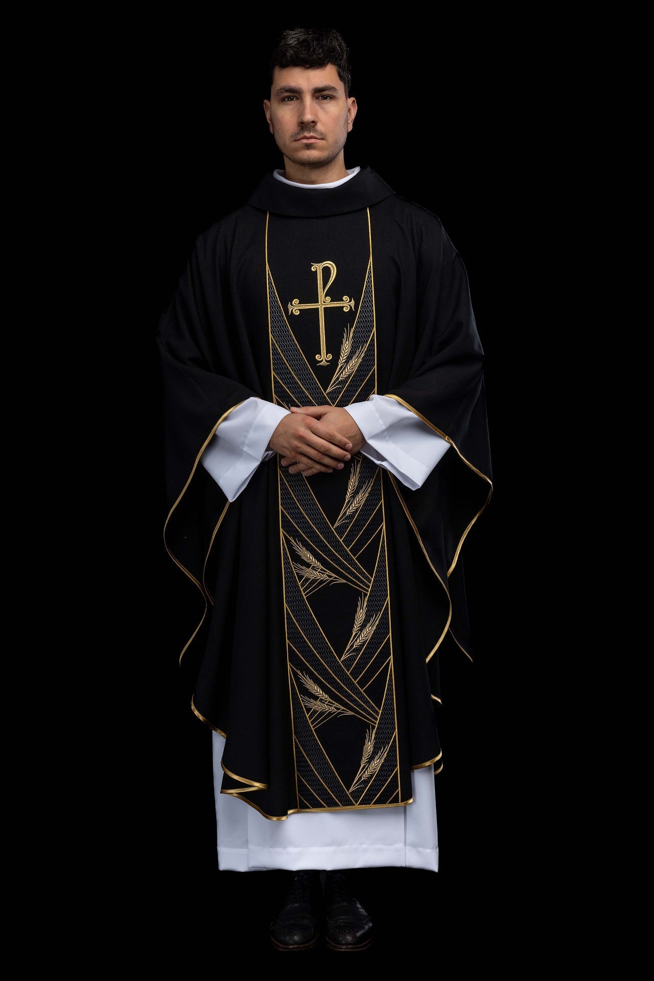 Black chasuble with an embroidered PAX band LE/7050/07 - CHASUBLES.COM