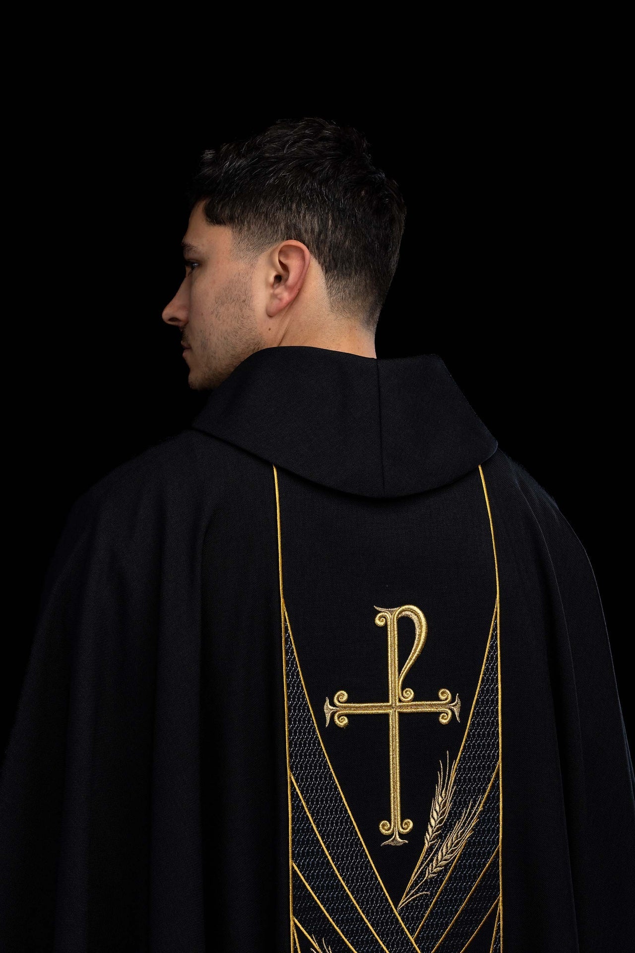 Black chasuble with an embroidered PAX band LE/7050/07 - CHASUBLES.COM
