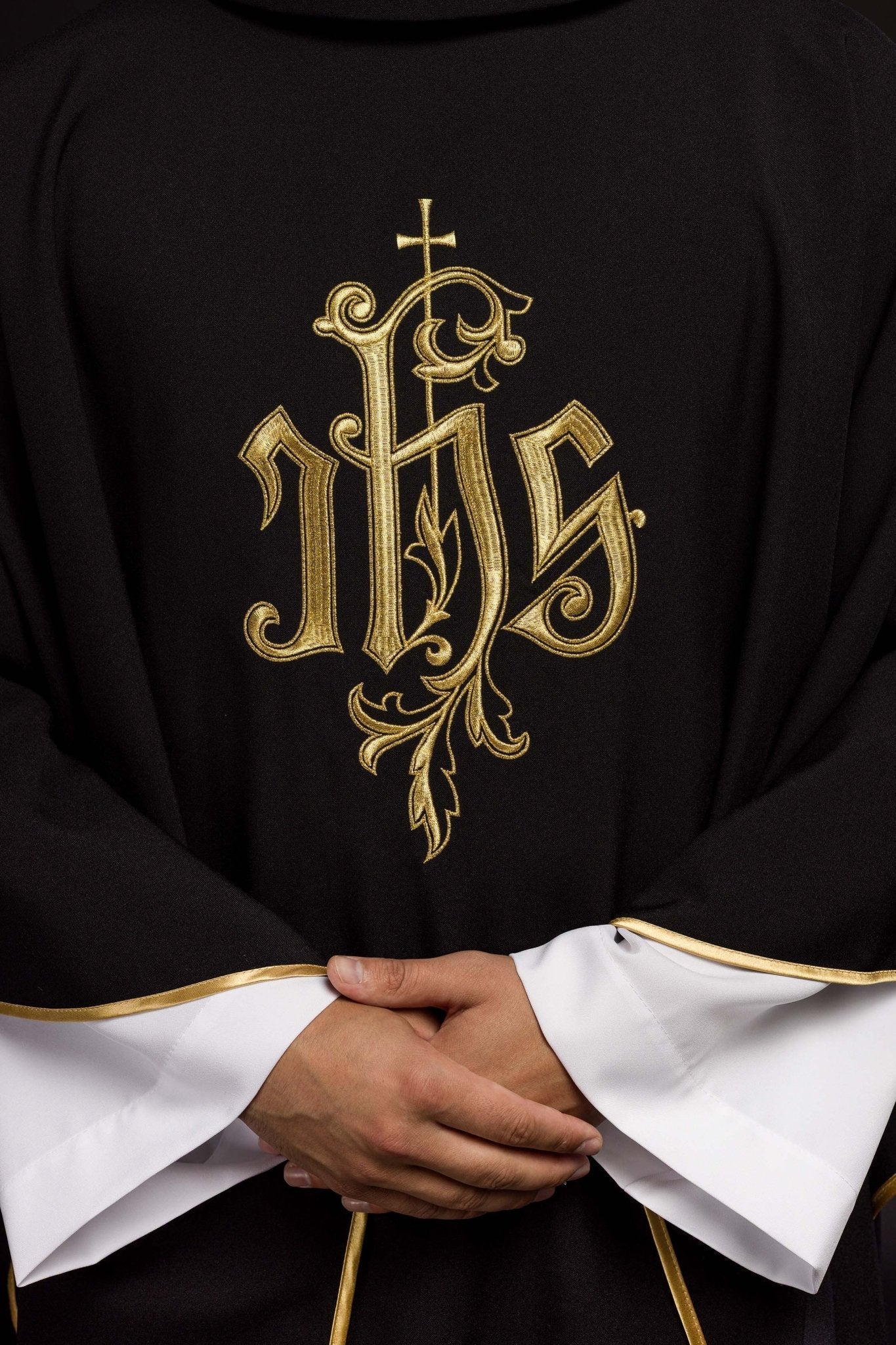 Black chasuble with gold raised IHS embroidery KOR/032/07/12 CZARNY - HAFTINAUSA.COM