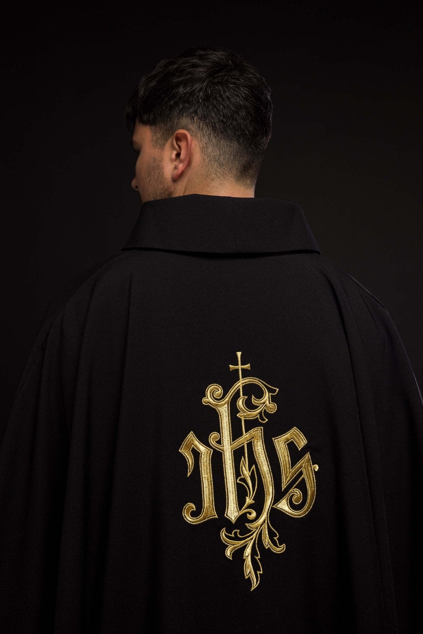 Black chasuble with gold raised IHS embroidery KOR/032/07/12 CZARNY - HAFTINAUSA.COM