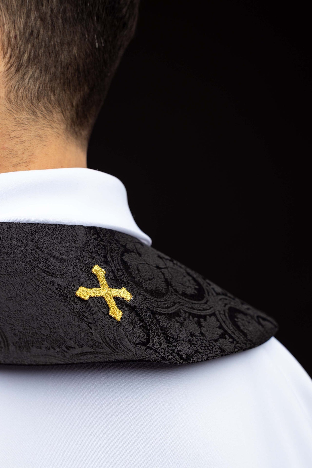 Black jacquard stole embroidered with a cross motif KST/967/07/11 - CHASUBLES.COM