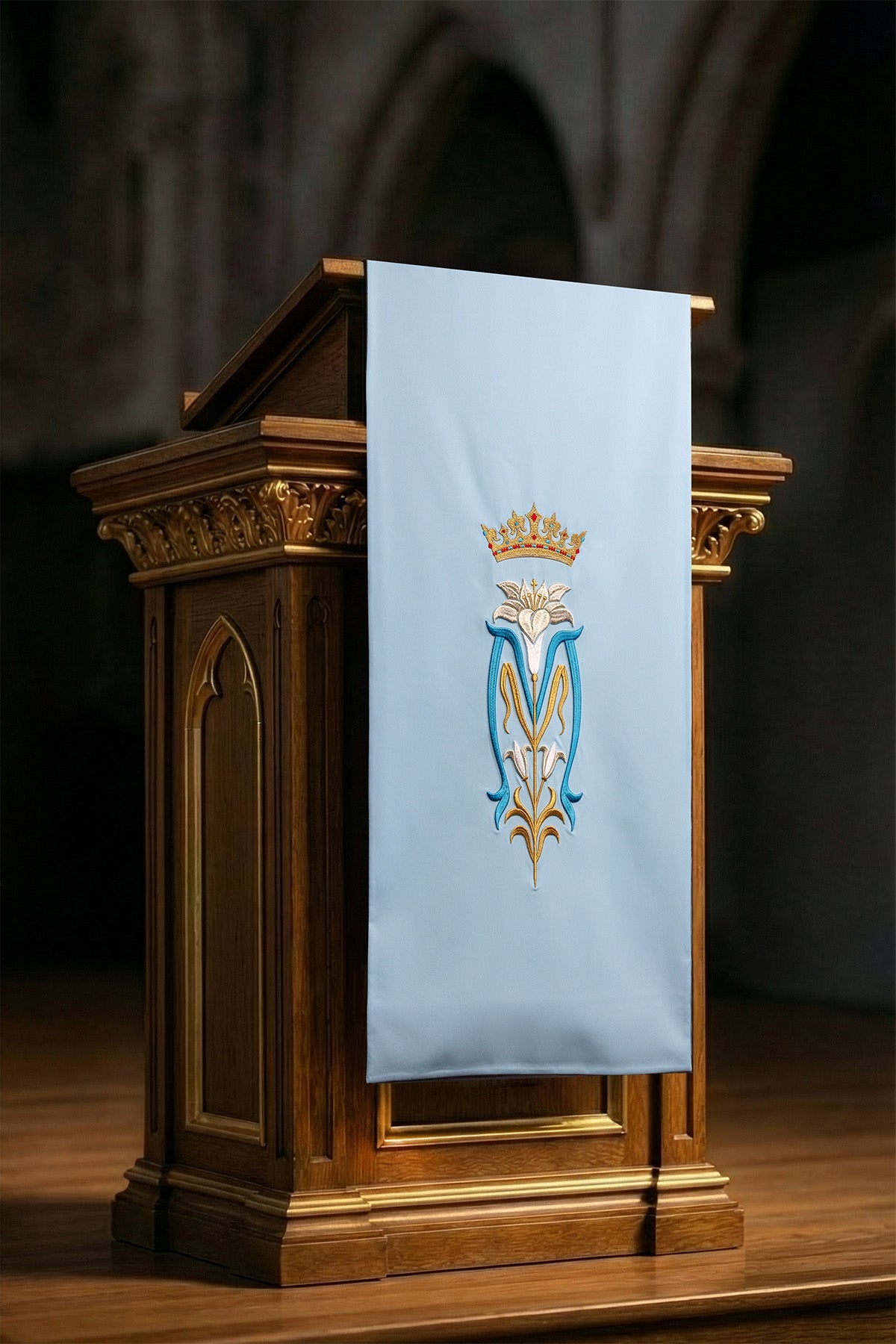Blue lectern cover embroidered with a blue Marian motif KMO/022/06/01 NIEBIESKI 55*250 - CHASUBLES.COM