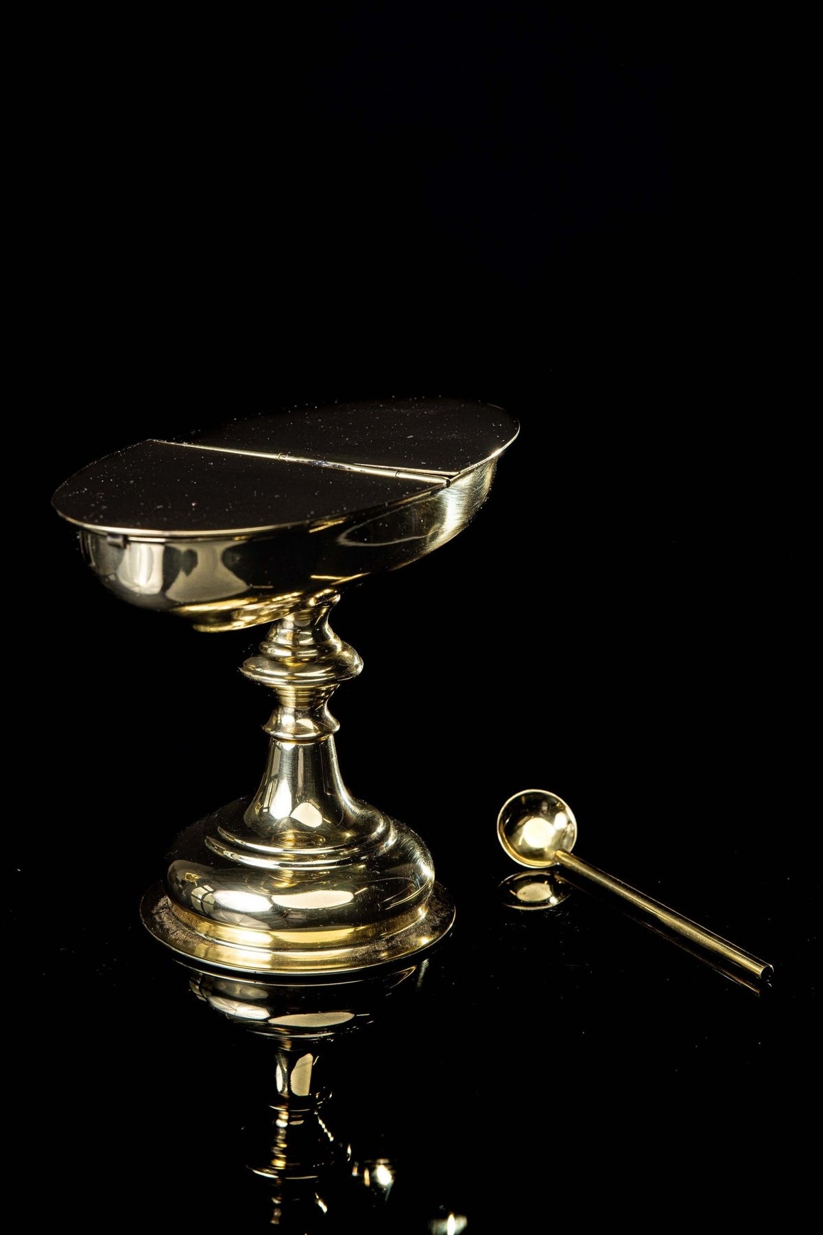 Brass Incense Boat with Spoon CE-1009B - CHASUBLES.COM