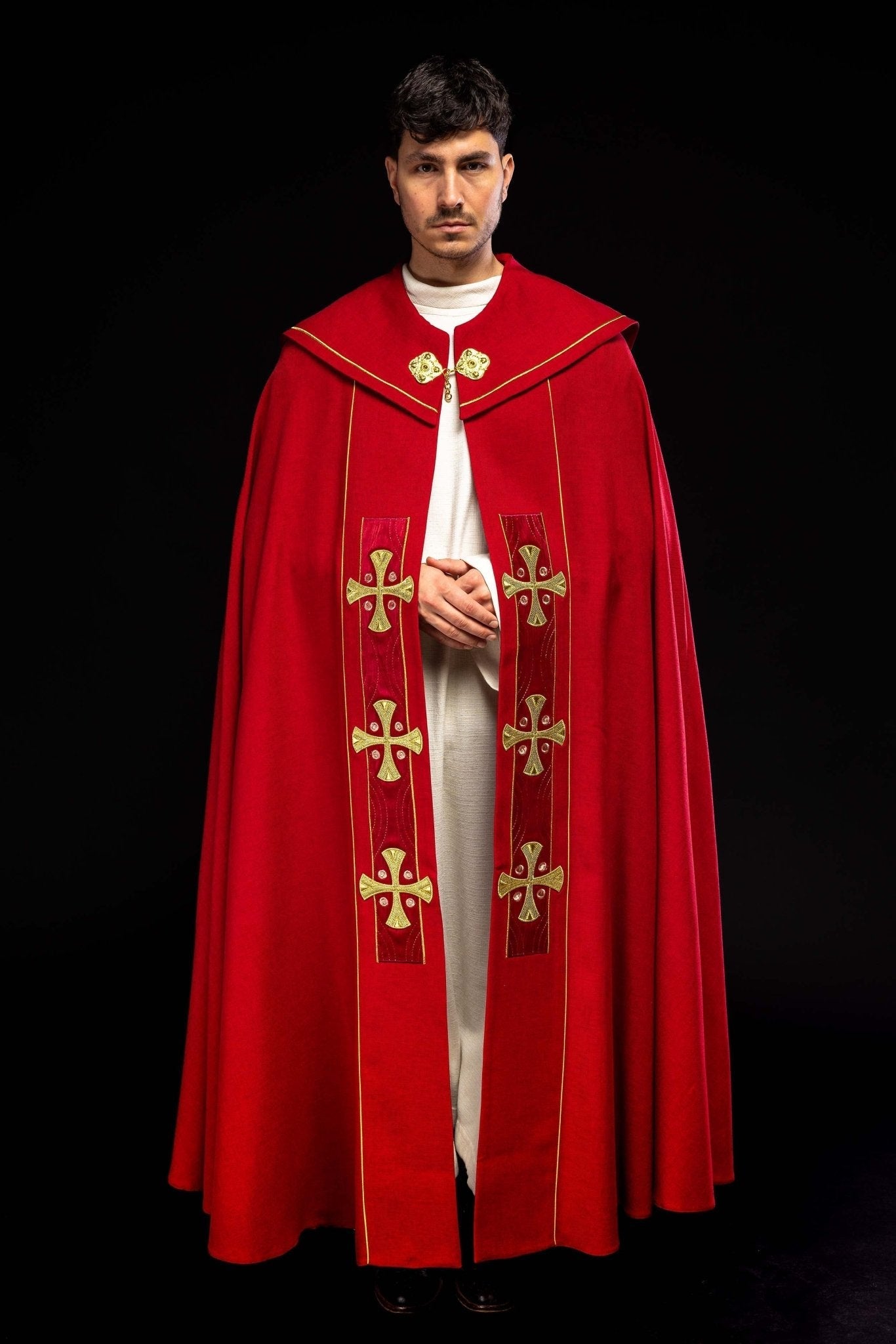 Cap in embroidered gold crosses with red velvet S - 3068 - 02 - 70 150cm - HAFTINAUSA.COM