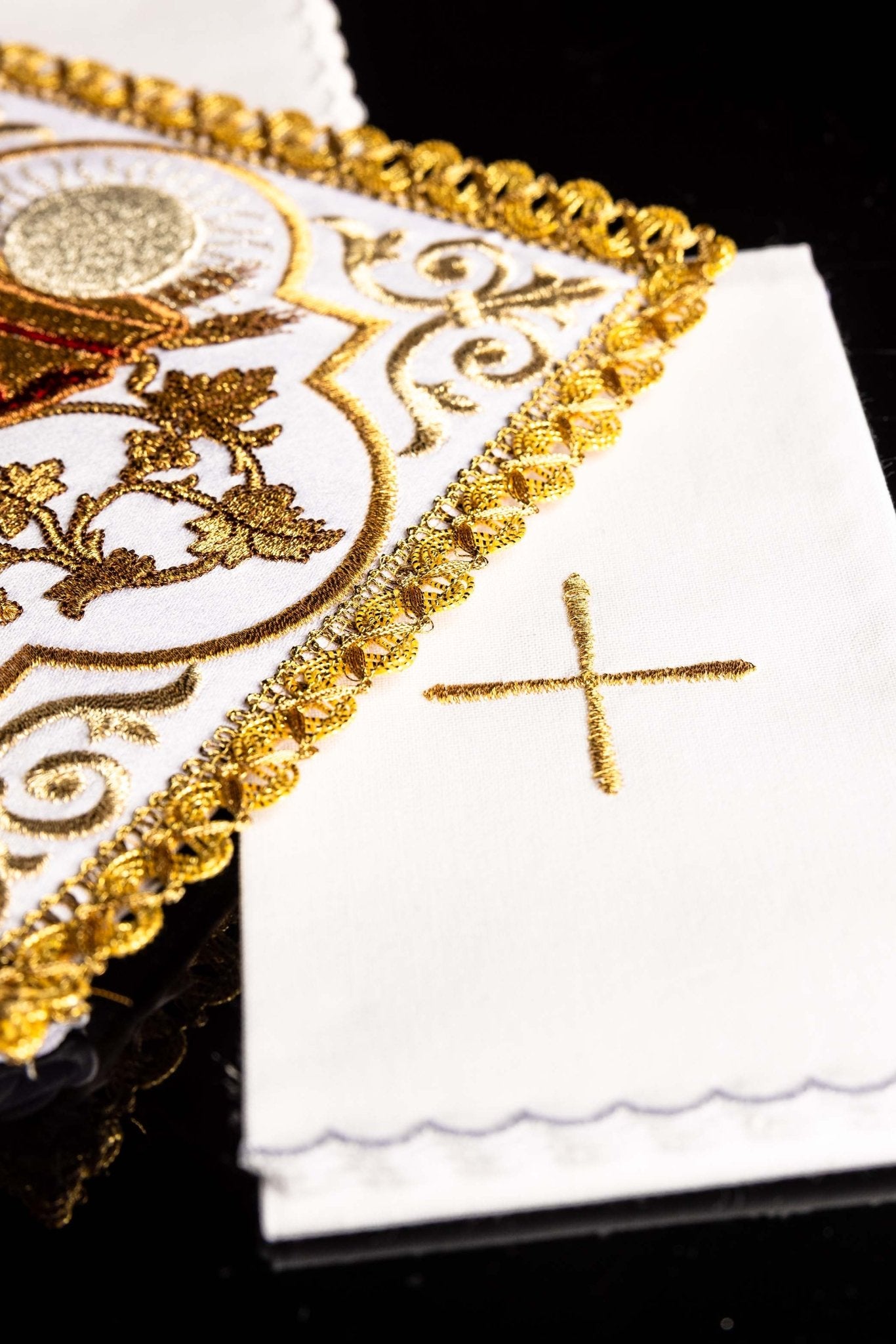 Chalice linen embroidered with the symbol of the Eucharistic Chalice KK/5013 - CHASUBLES.COM