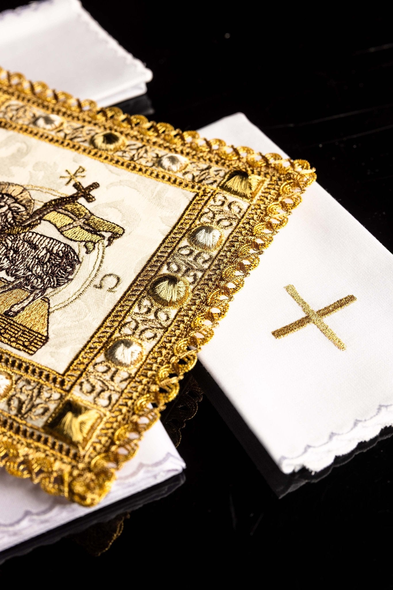 Chalice linen for Easter with the Easter Lamb S-5572 - CHASUBLES.COM