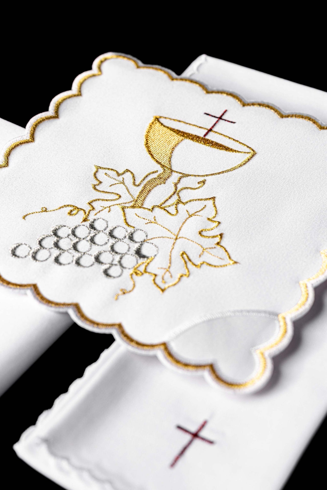 Chalice Linen Set embroidered with a white Eucharistic motif KDT/5026/04 - CHASUBLES.COM