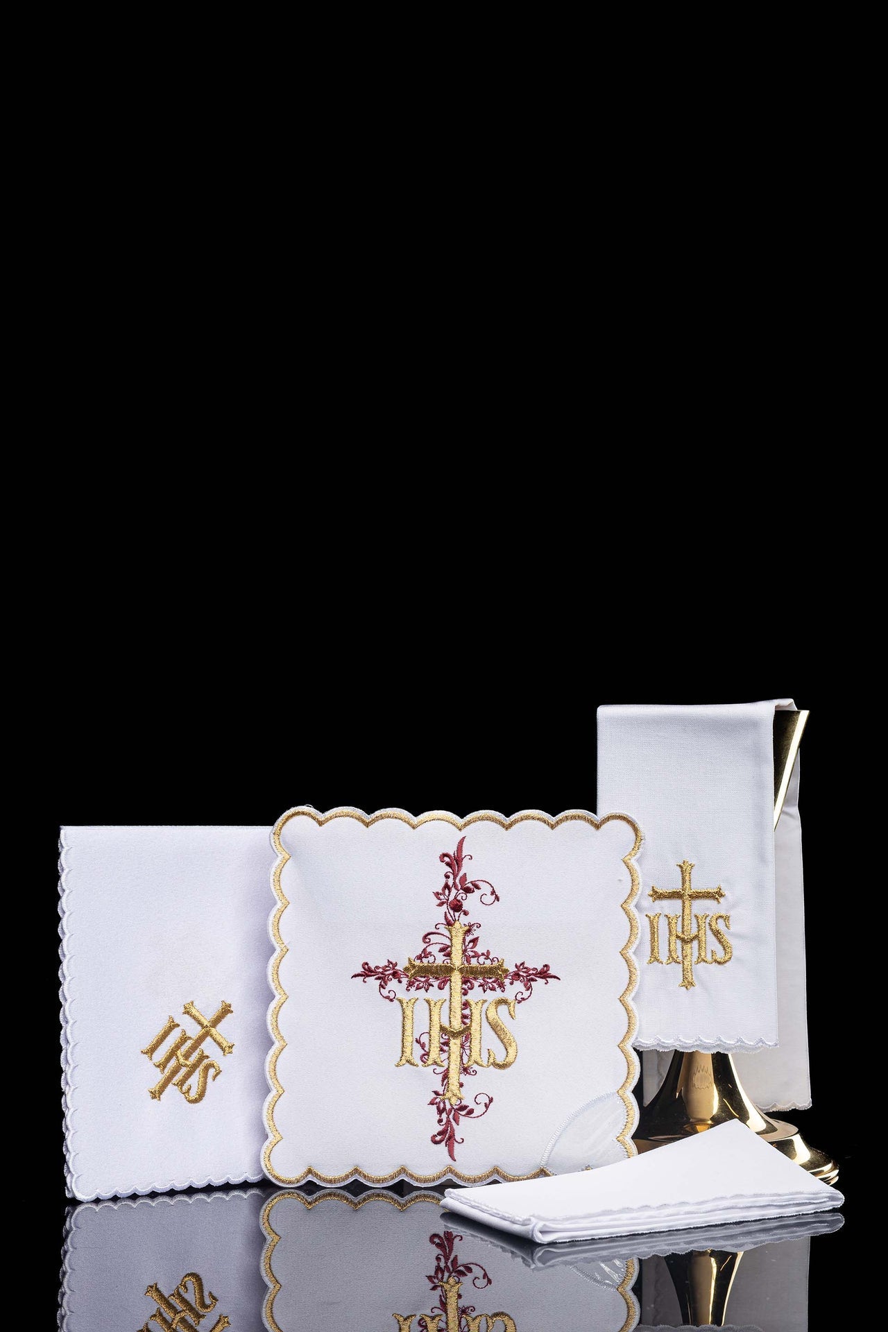 Chalice Linen Set embroidered with a white IHS motif KDT/5030/04 - CHASUBLES.COM