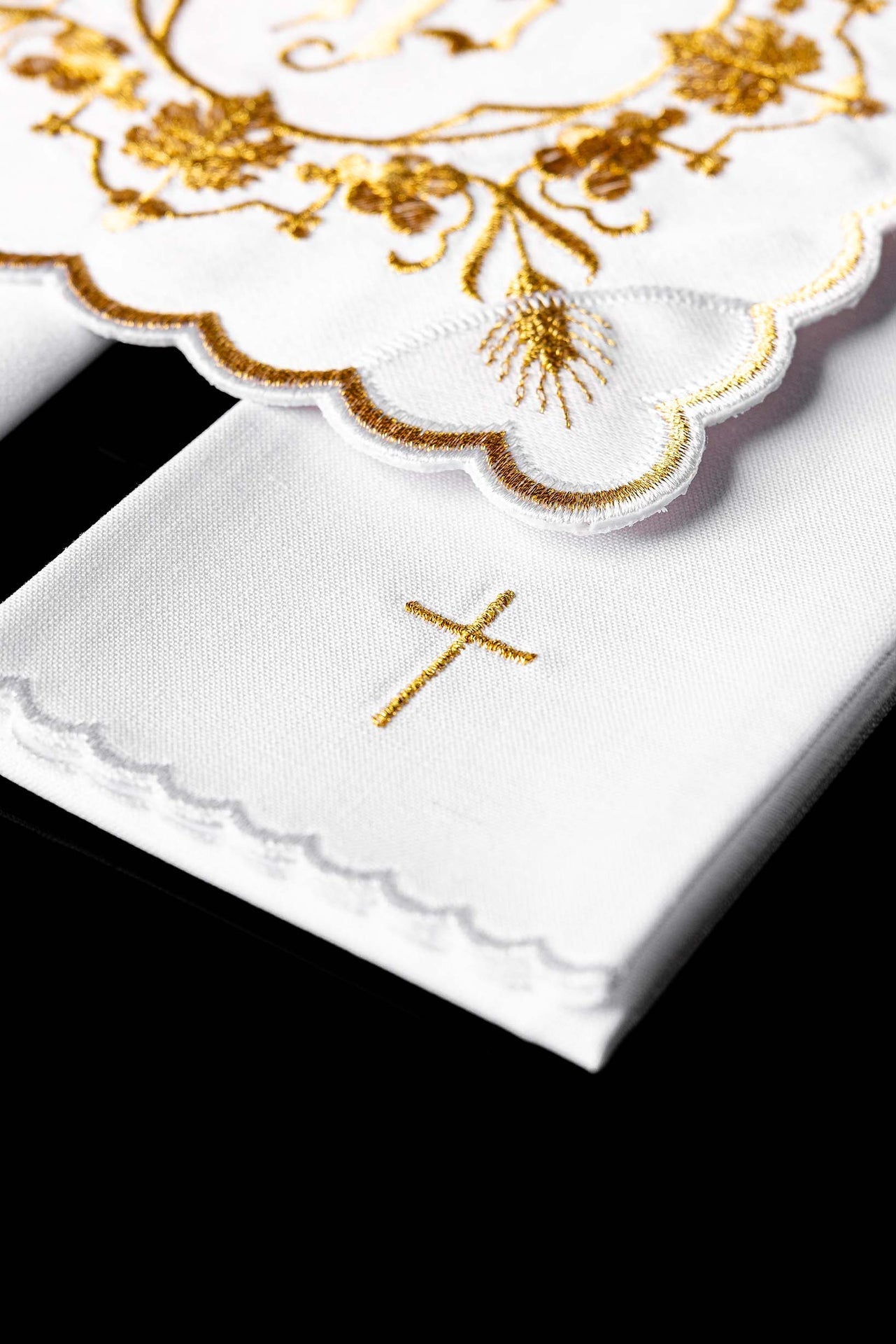 Chalice Linen Set embroidered with a white IHS motif KDT/5027/04 BIAŁY - CHASUBLES.COM