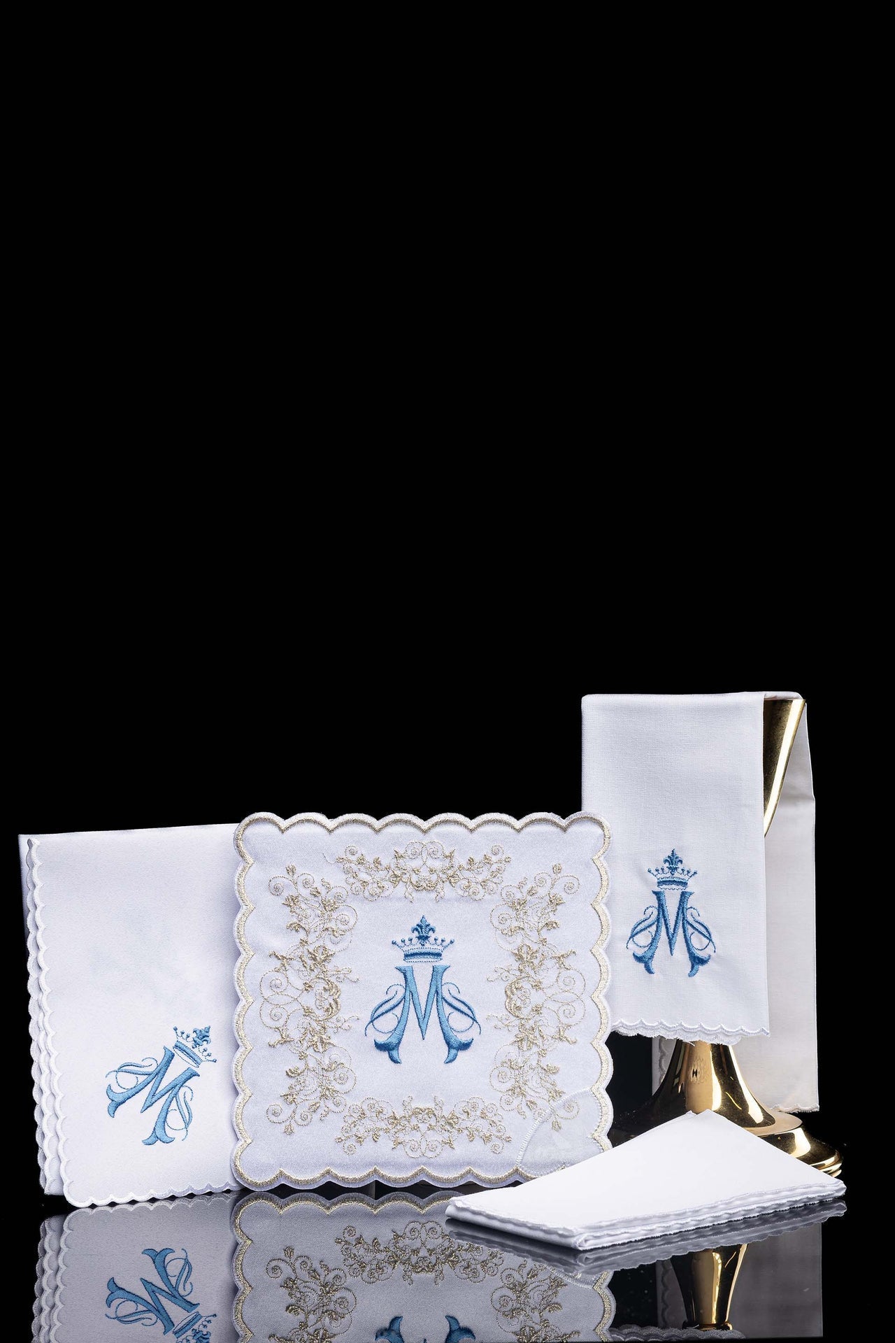 Chalice Linen Set embroidered with a white Marian motif KDT/5029/04 - CHASUBLES.COM