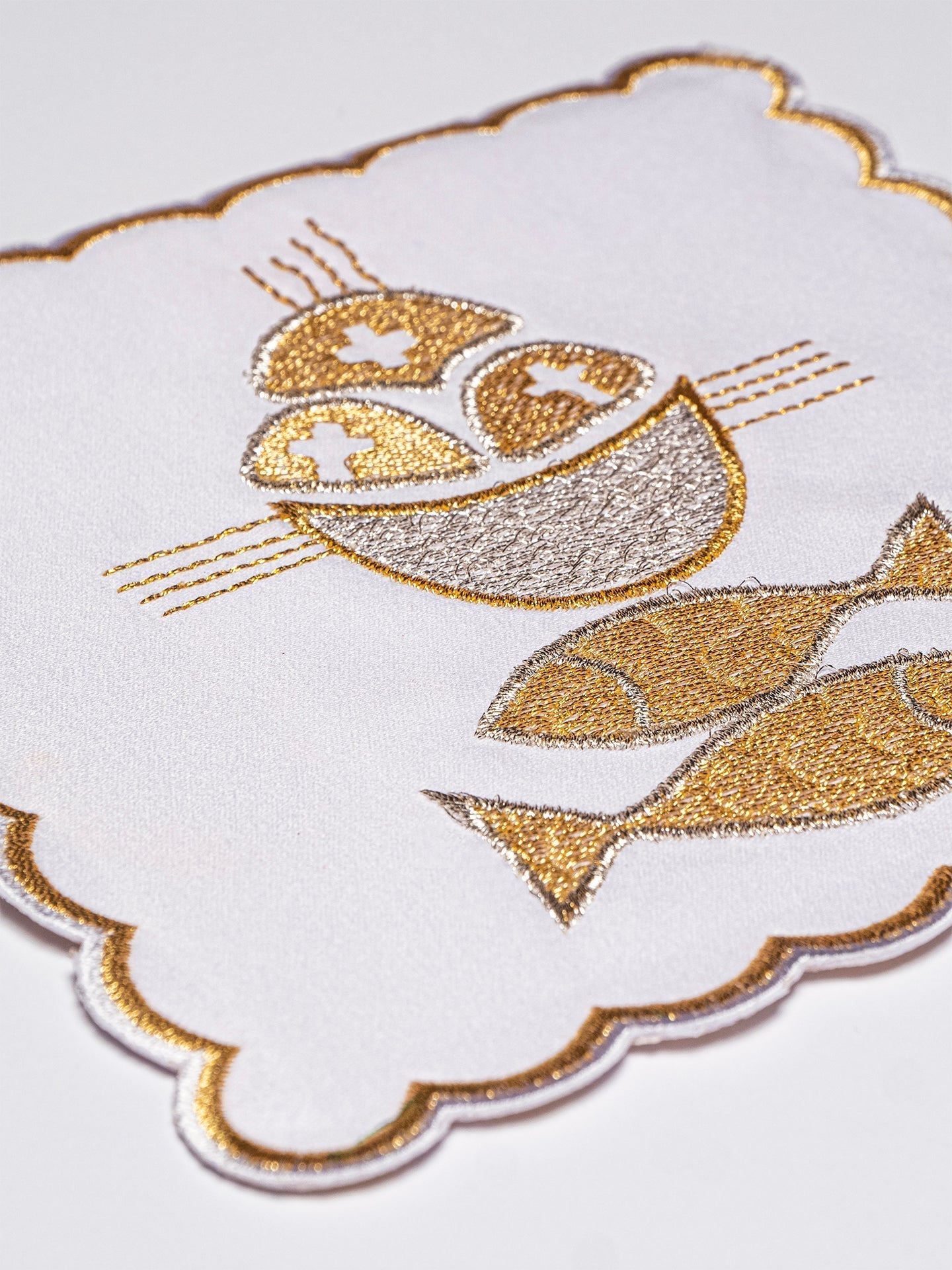 Chalice Linens Embroidered Fish Symbol KK/018 - HAFTINAUSA.COM