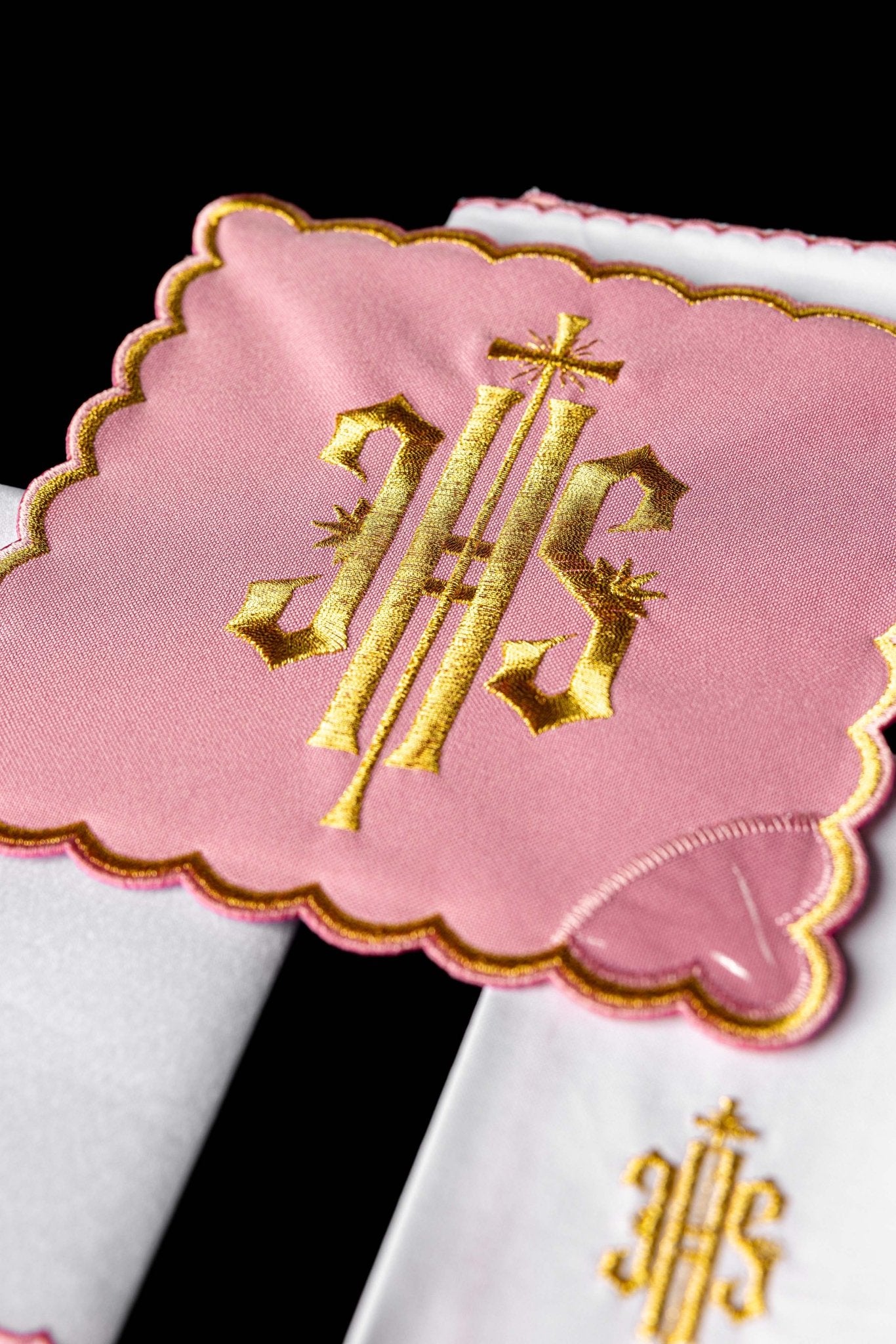 Chalice Linens Embroidered Pink IHS KK/029/08 - CHASUBLES.COM