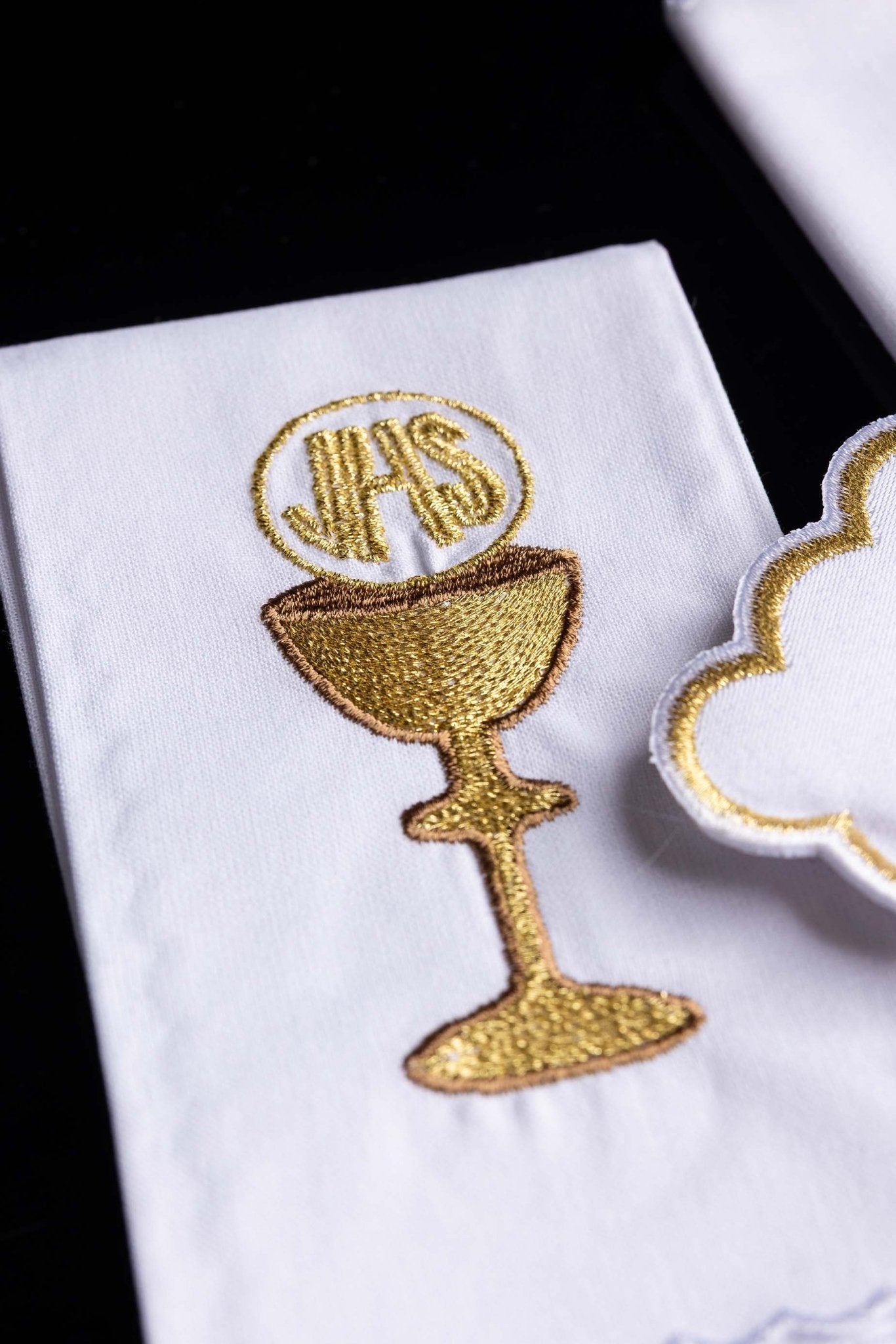 Chalice Linens Embroidered with Chalice Motif KK/058 - CHASUBLES.COM