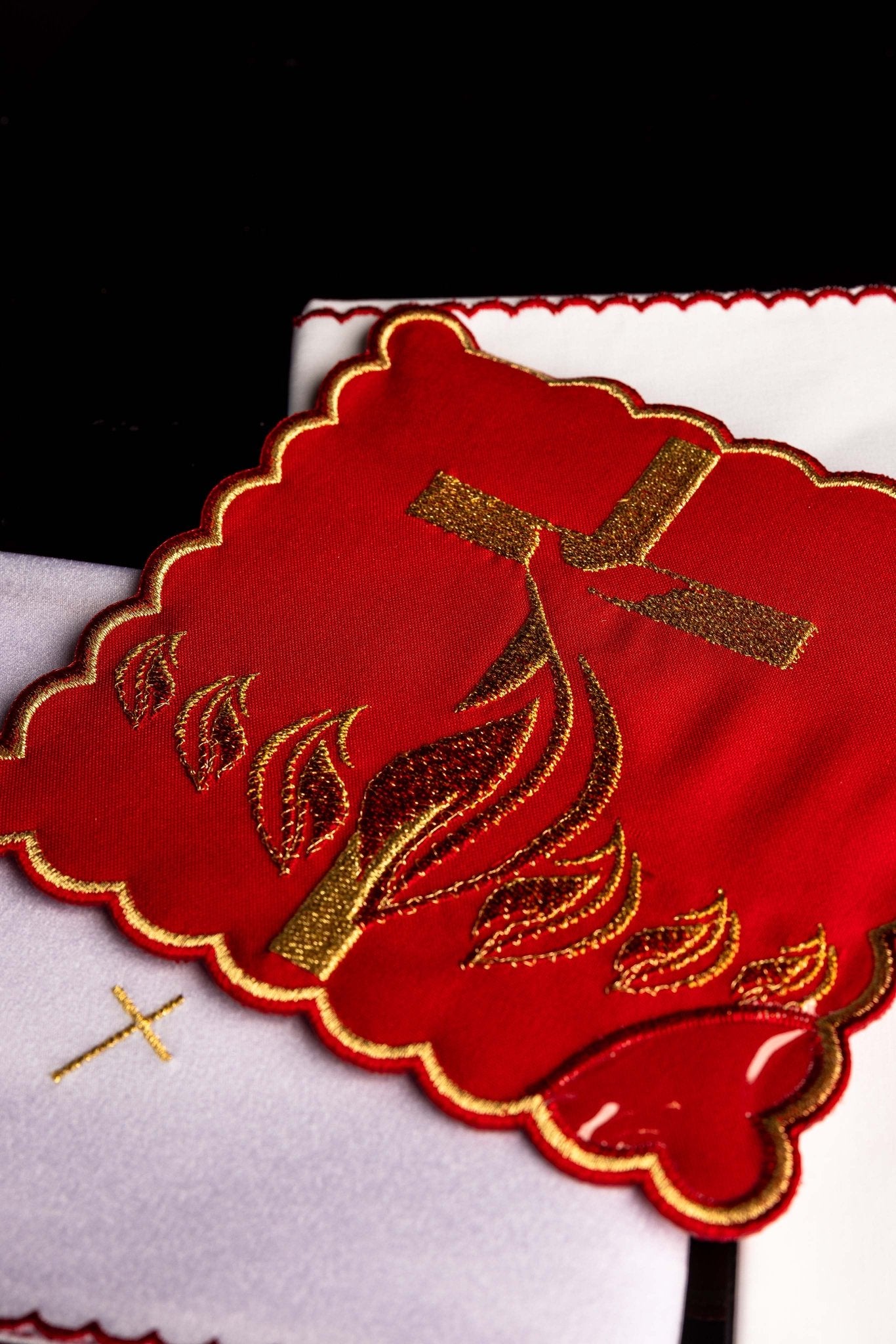 Chalice Linens Embroidered with Holy Spirit KK/142 - CHASUBLES.COM