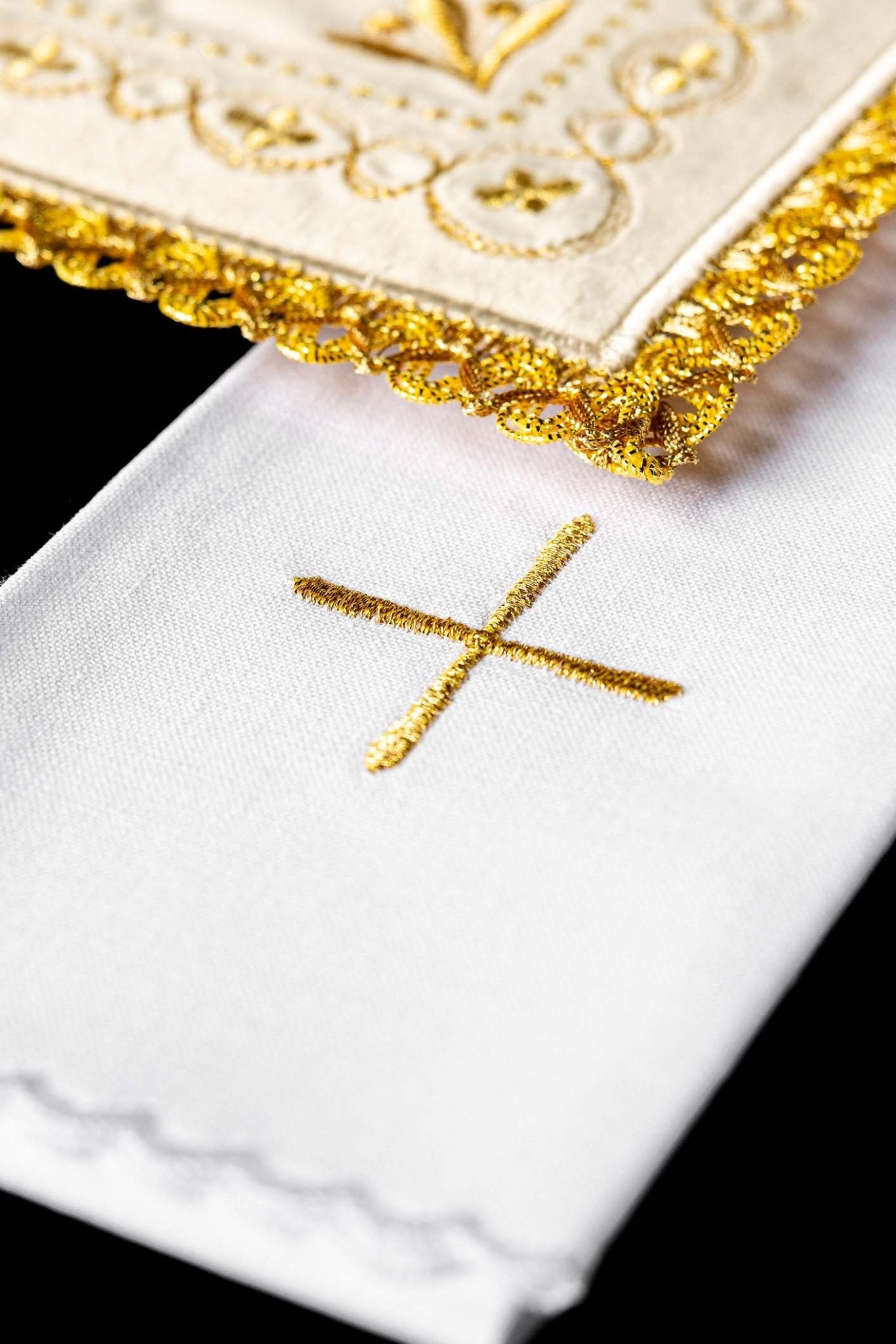 Chalice linens made of velvet in ecru with cross embroidery KK/5006/C2 - CHASUBLES.COM