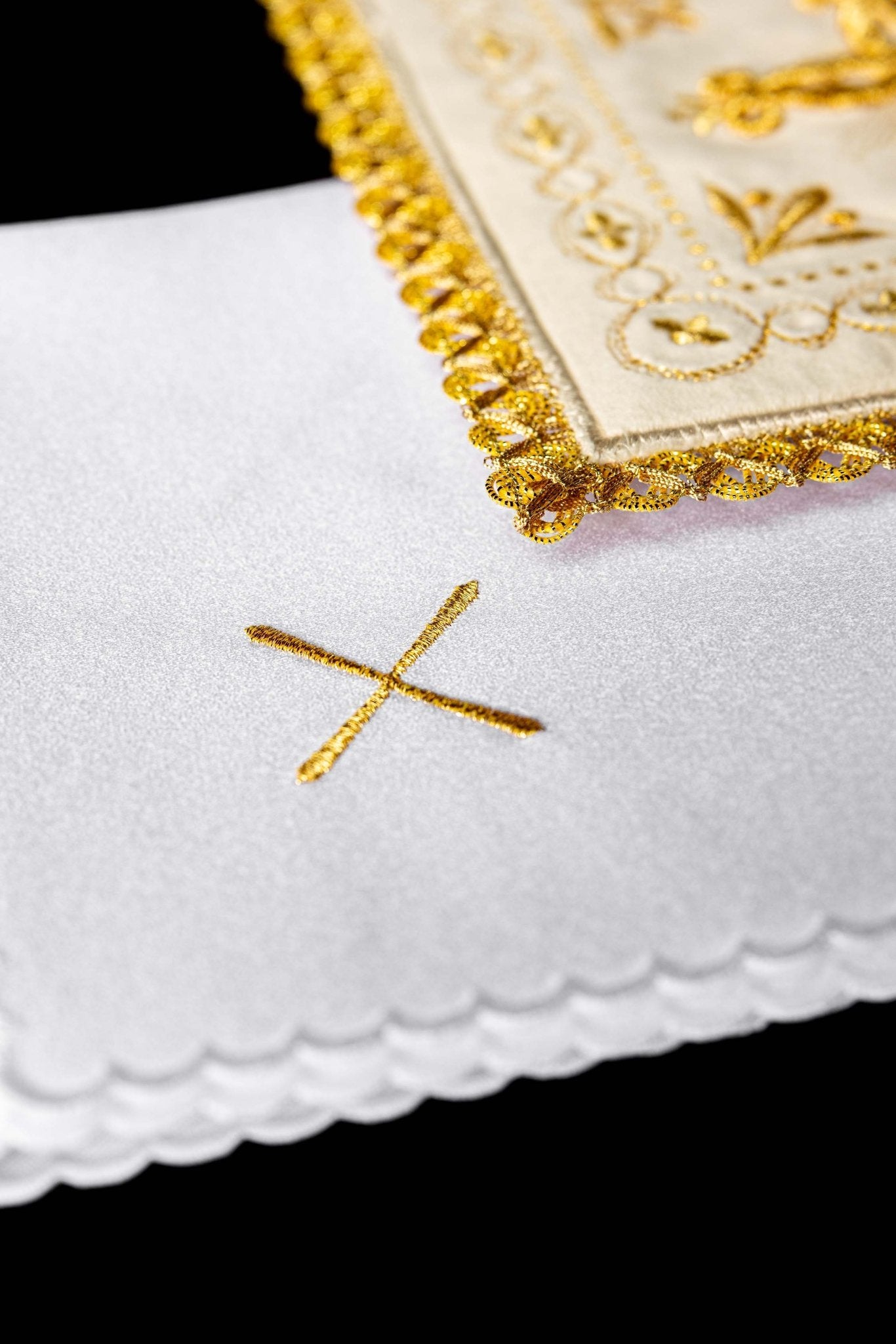 Chalice linens made of velvet in ecru with cross embroidery KK/5006/C2 - CHASUBLES.COM