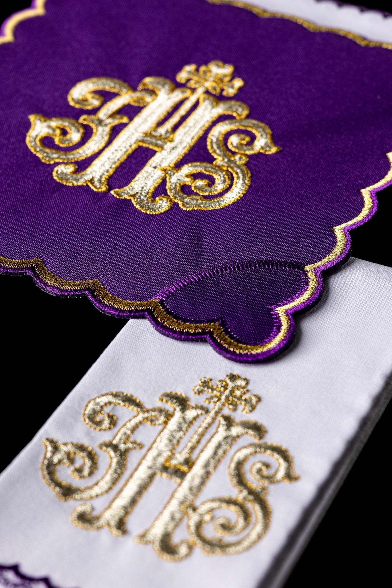 Chalice Linens set in Purple with IHS KK/072/03 - CHASUBLES.COM