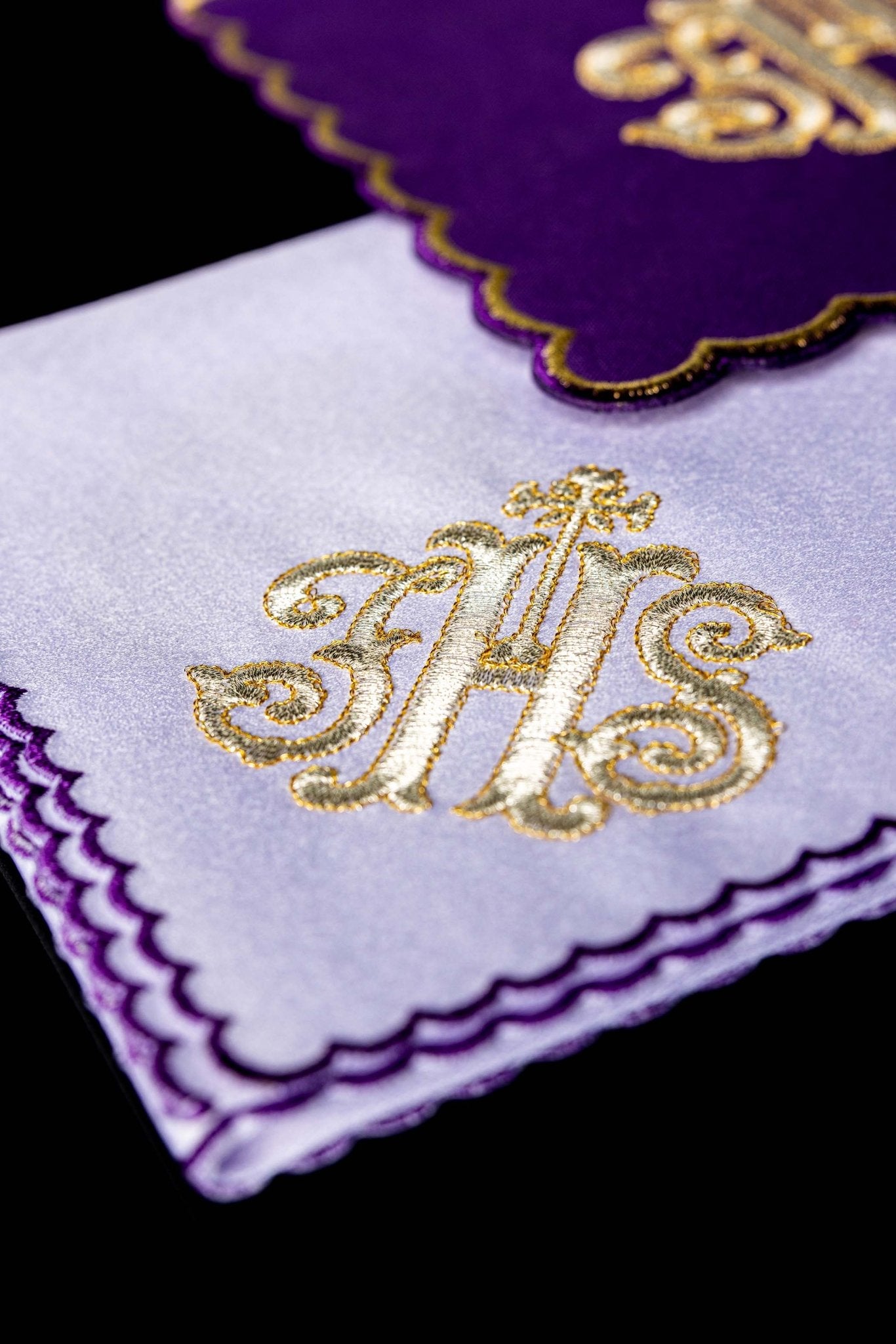 Chalice Linens set in Purple with IHS KK/072/03 - CHASUBLES.COM