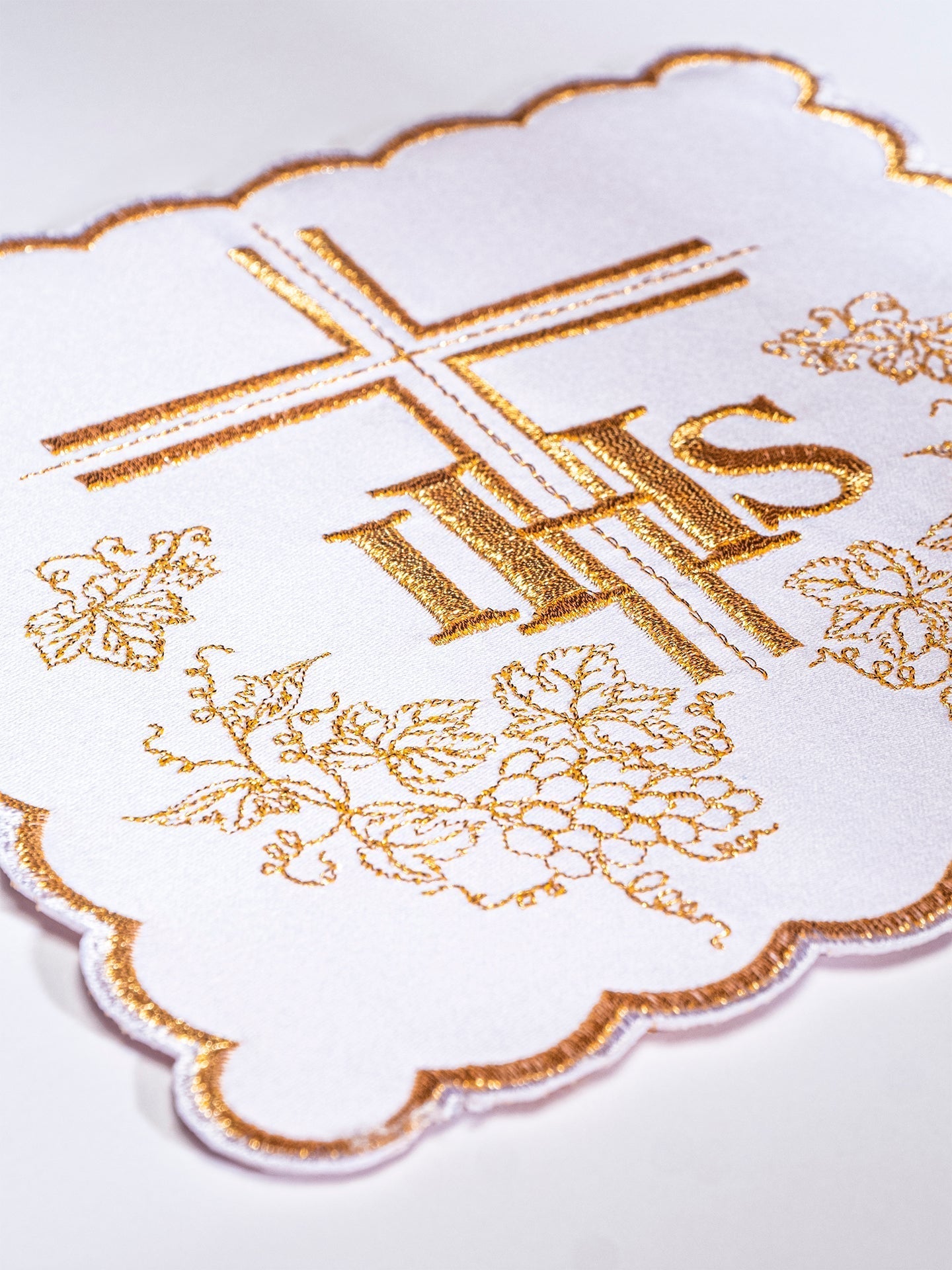Chalice linens set made from cotton with gold cross and heart embroidery KK/156/04 - HAFTINAUSA.COM