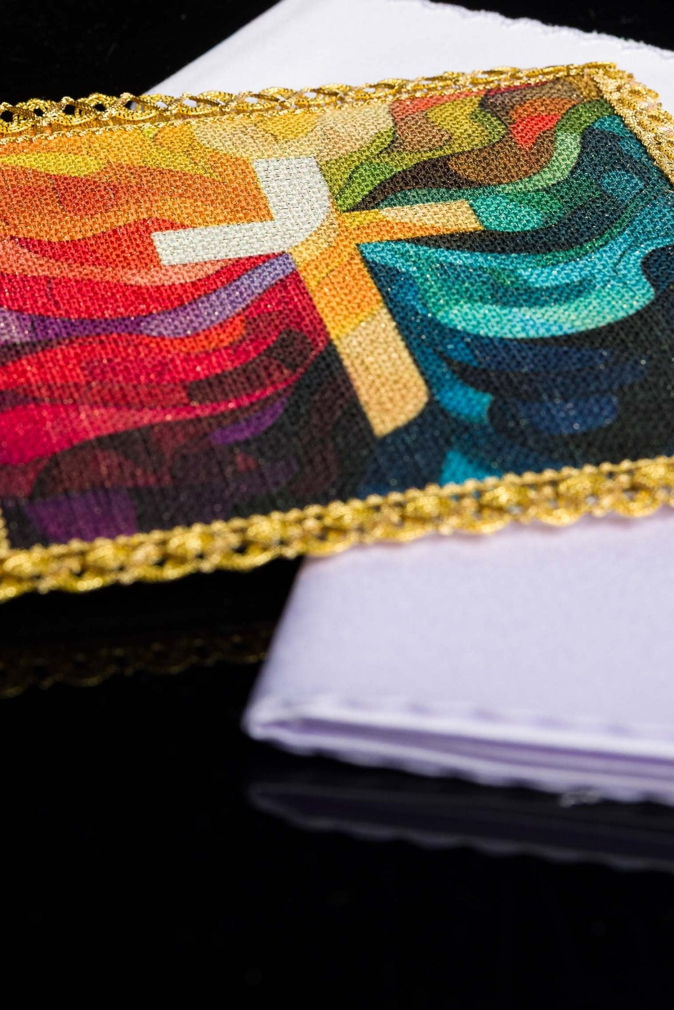 Chalice linens set with a colorful printed cross motif KOD/5005/99 - CHASUBLES.COM