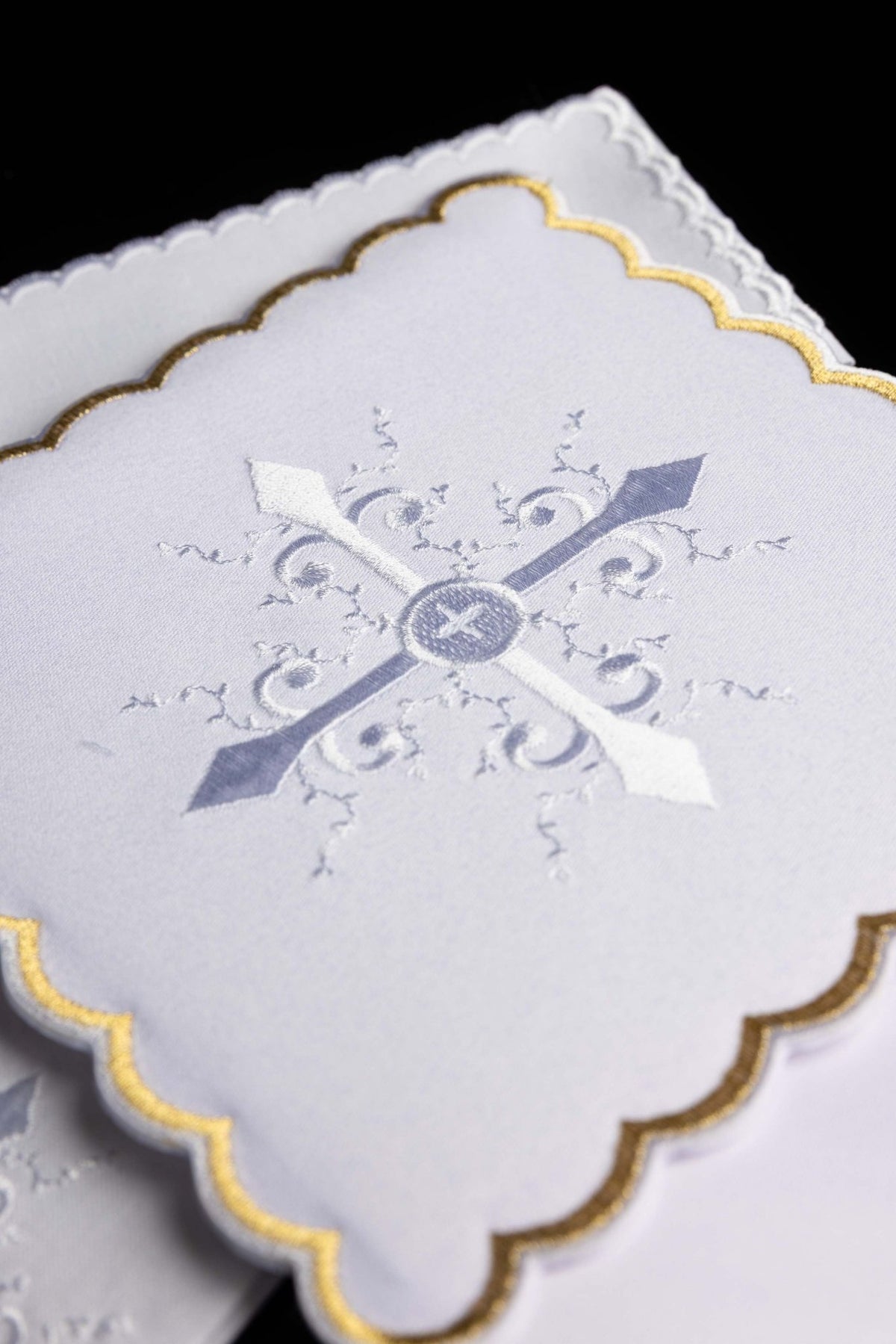 Chalice Linens set with white embroidery KK/057 - CHASUBLES.COM