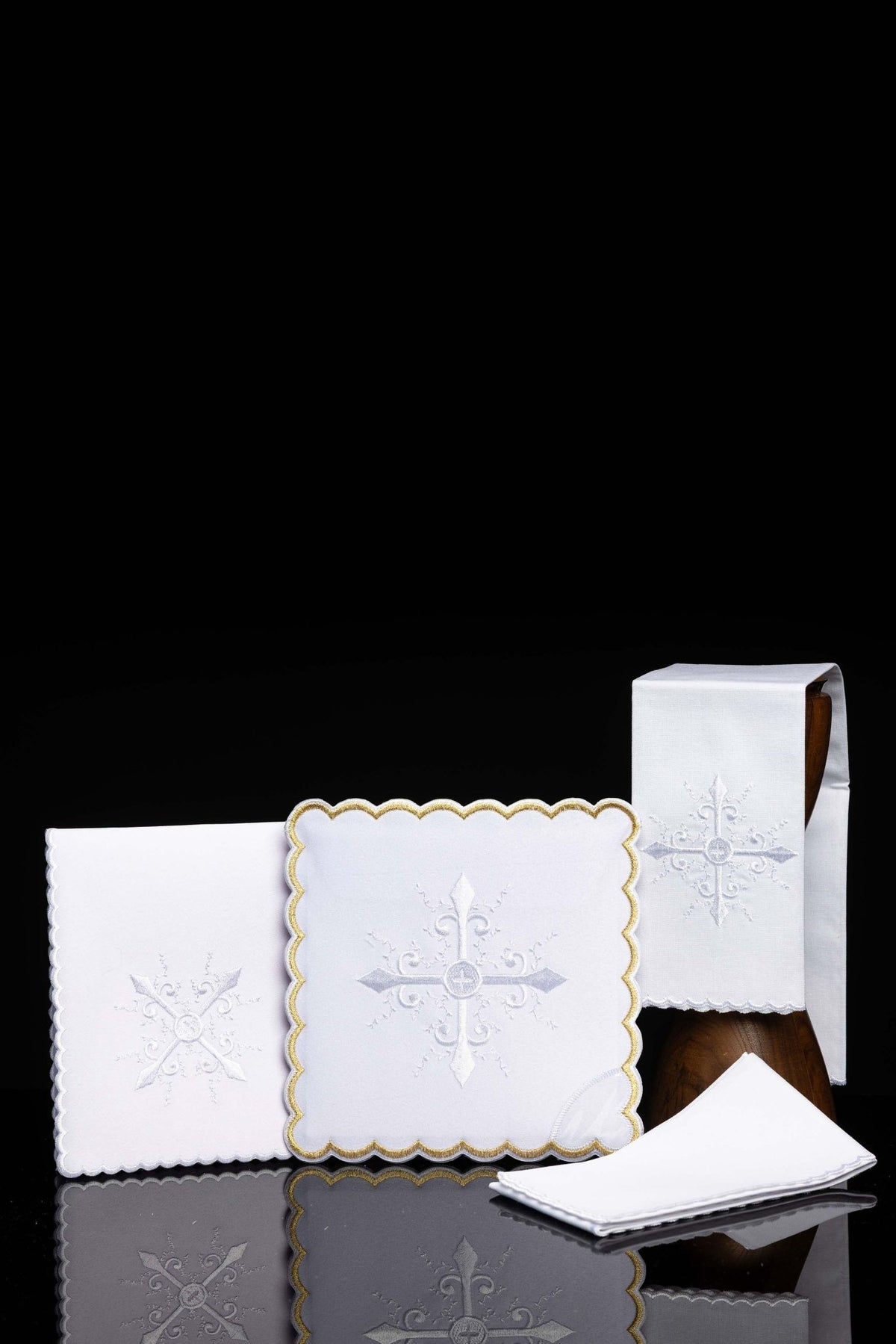 Chalice Linens set with white embroidery KK/057 - CHASUBLES.COM