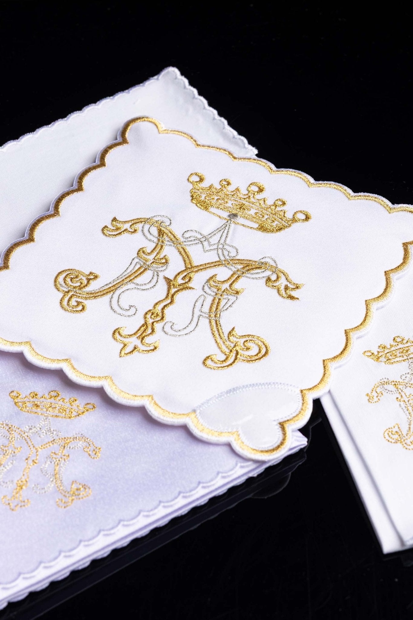 Chalice Linens with gold Marian symbol KK/020 - CHASUBLES.COM