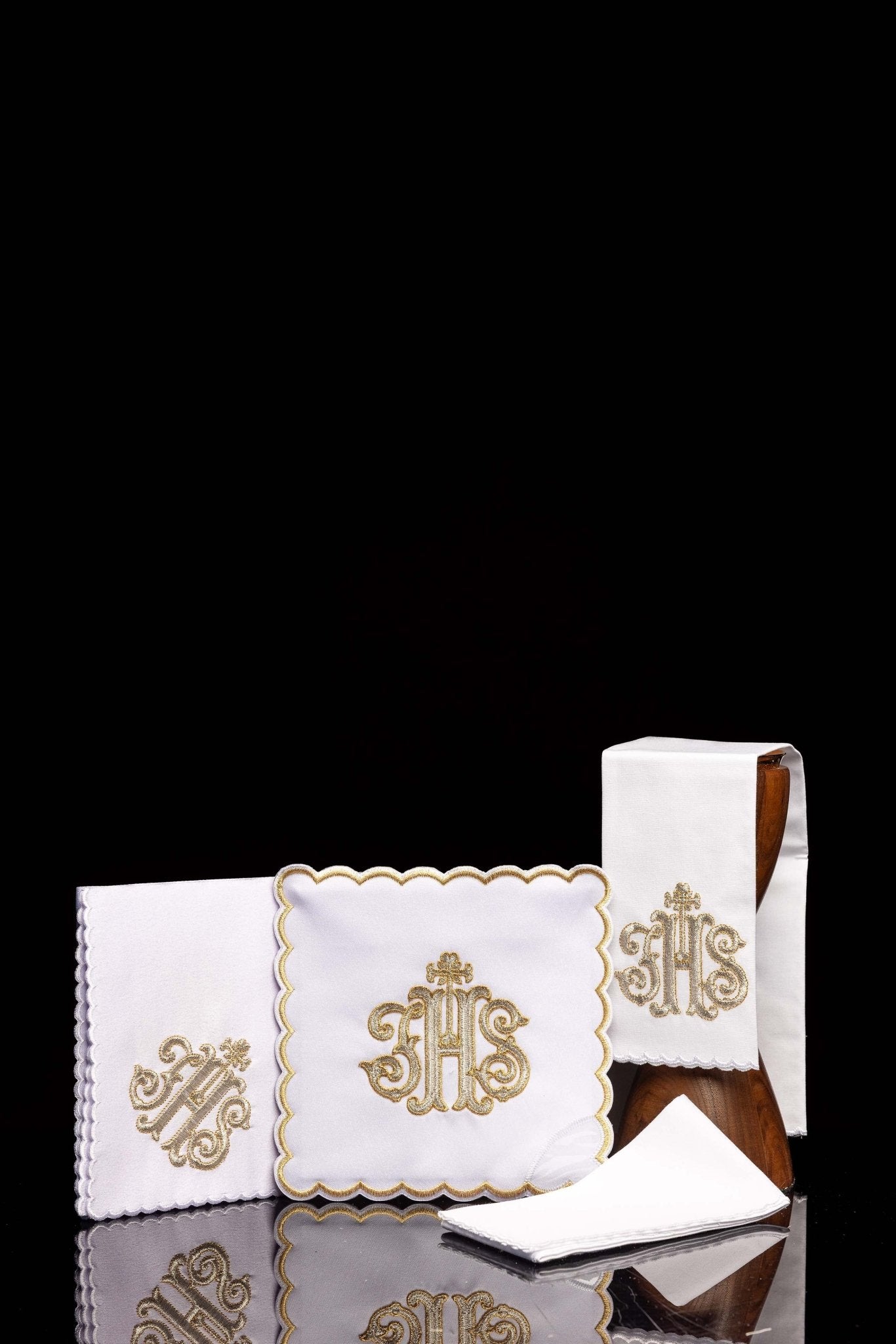 Chalice Linens with Golden IHS Embroidery KK/072/04 - CHASUBLES.COM