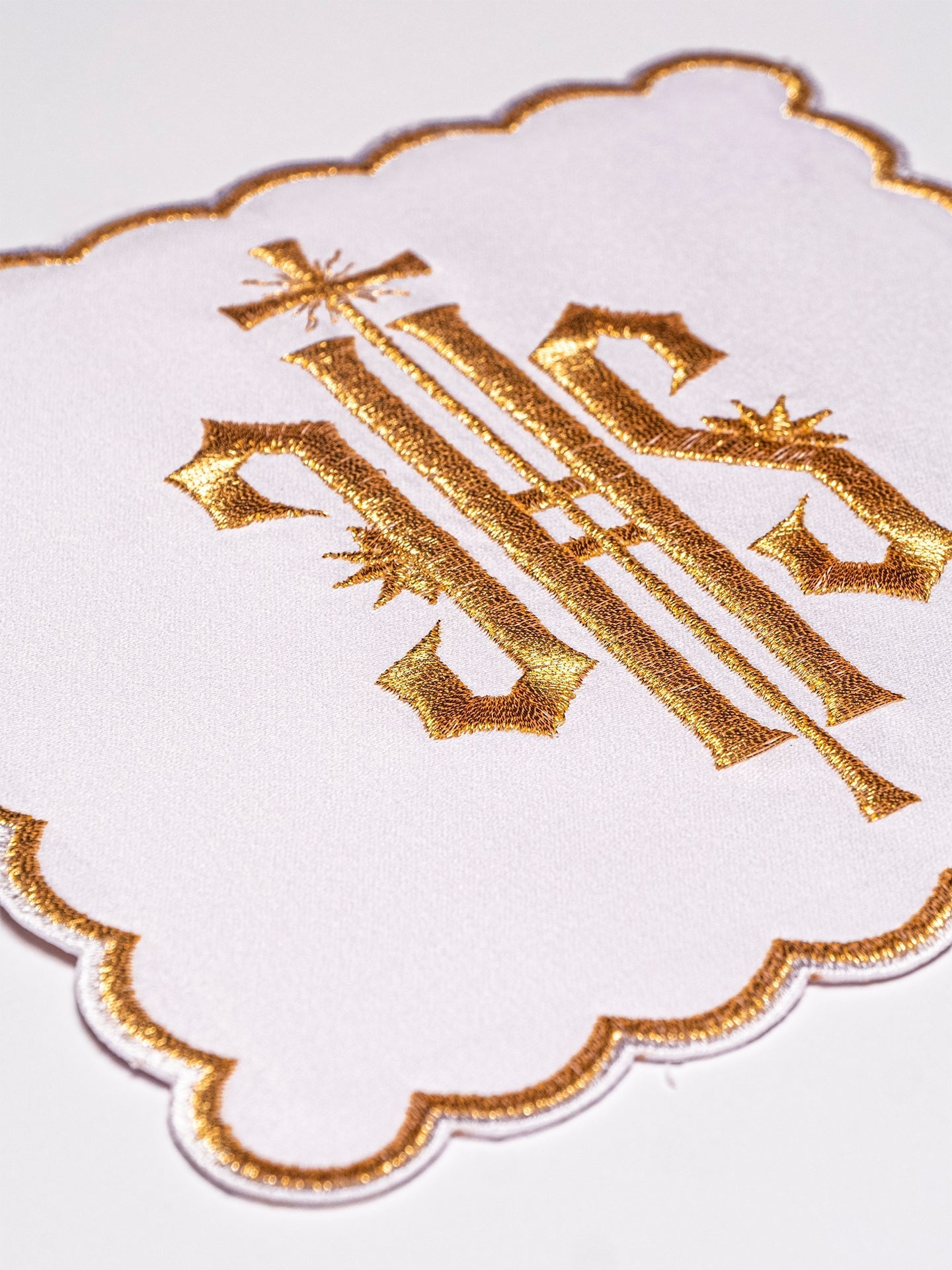 Chalice Linens with Golden Trim and IHS Embroidery KK/029/04 - HAFTINAUSA.COM