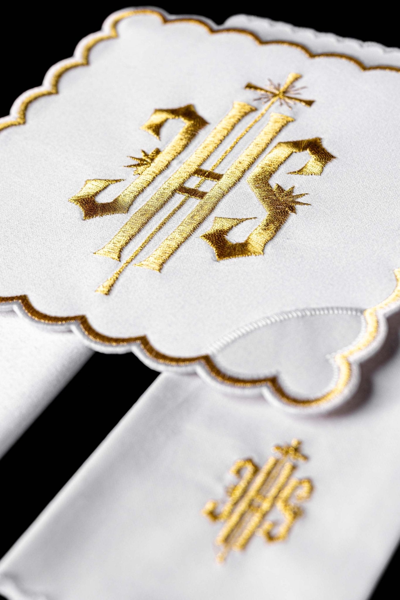 Chalice Linens with Golden Trim and IHS Embroidery KK/029/04 - CHASUBLES.COM