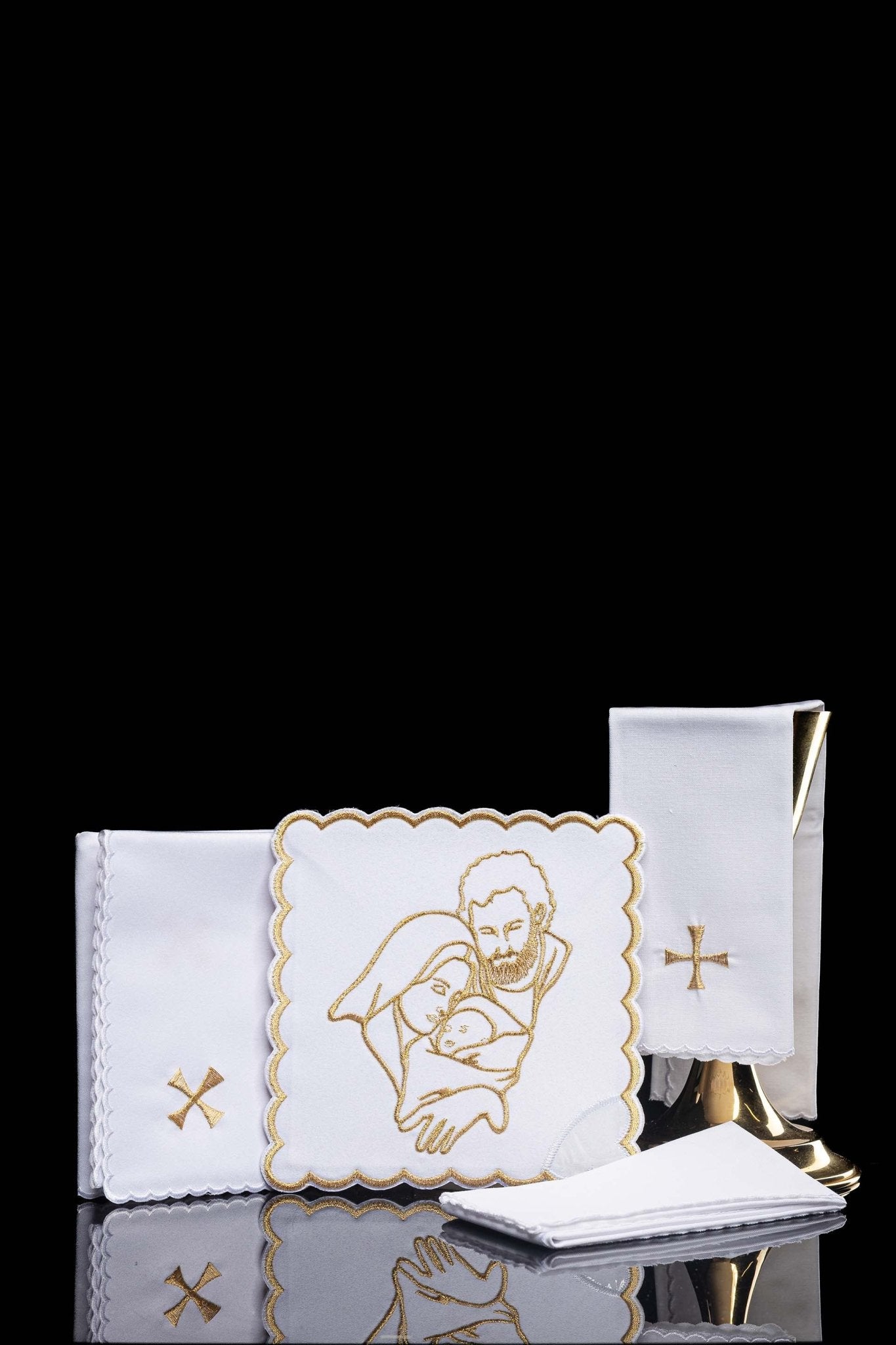 Chalice Linens with Holy Family Embroidery KK/120 - CHASUBLES.COM
