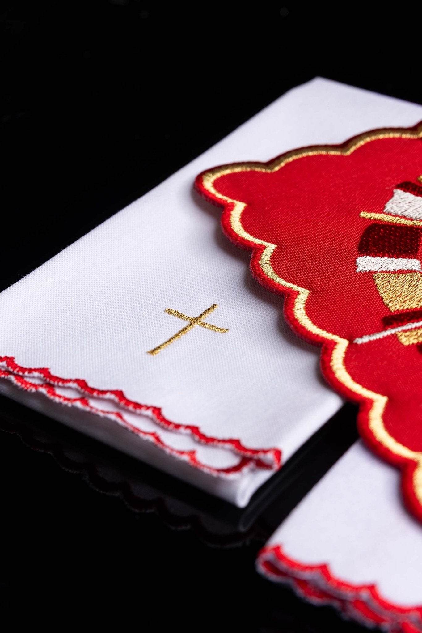 Chalice Linens with Holy Spirit Embroidery KK/141 - CHASUBLES.COM