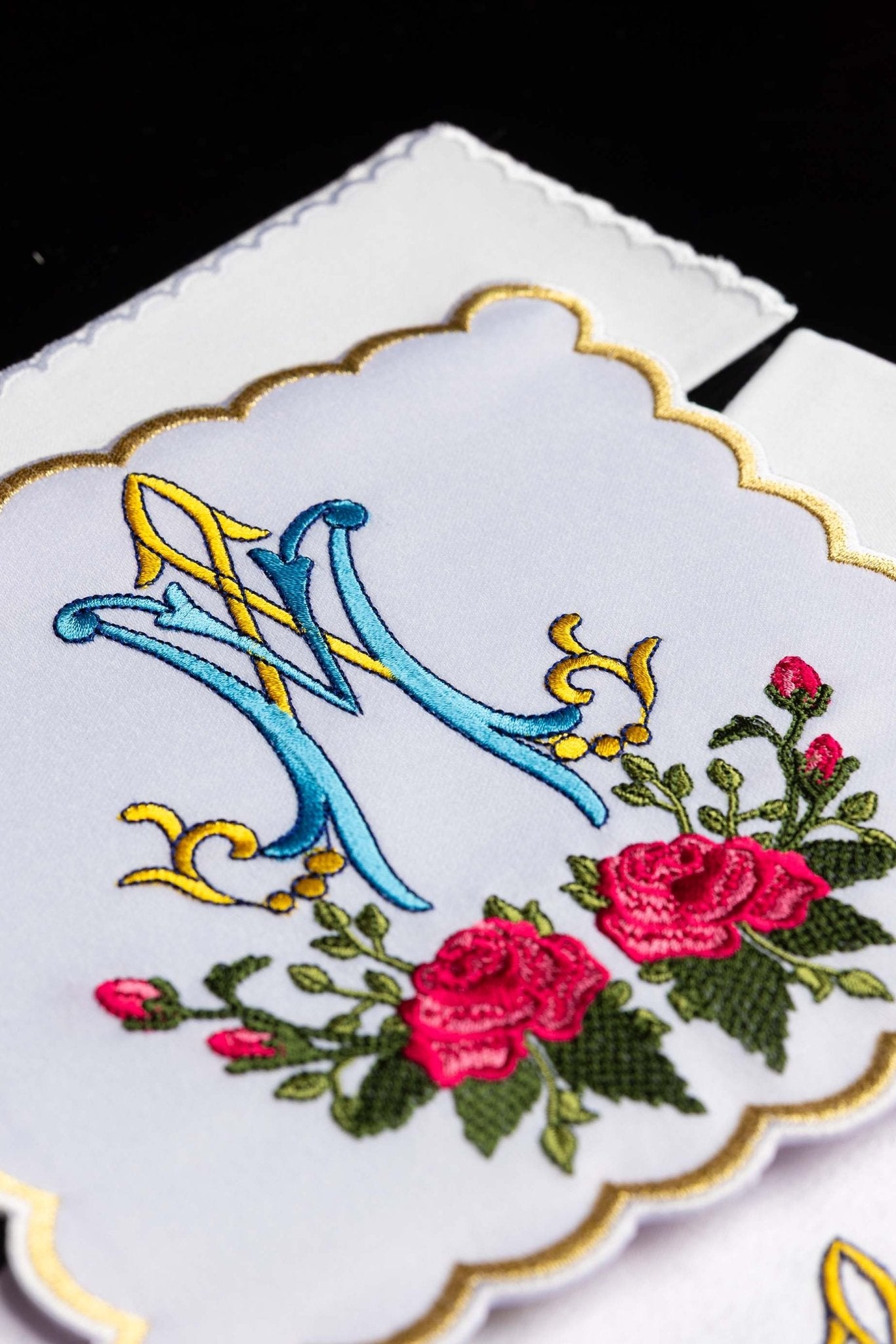 Chalice Linens with red and blue Marian Embroidery KK/078 - CHASUBLES.COM