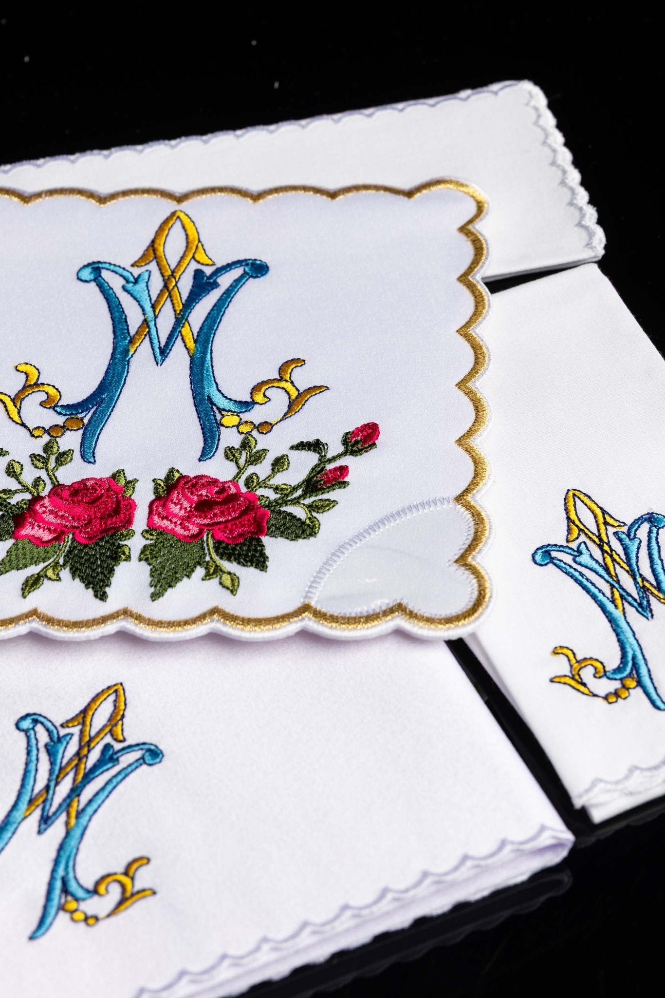 Chalice Linens with red and blue Marian Embroidery KK/078 - CHASUBLES.COM