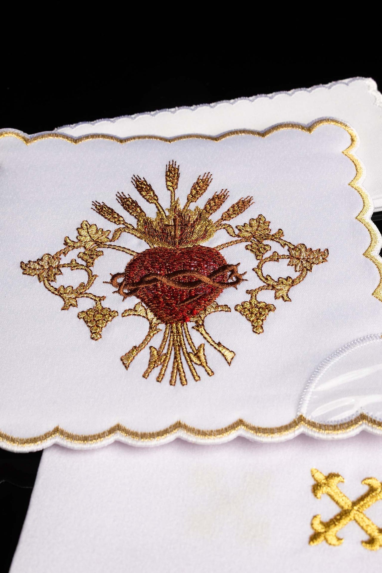 Chalice Linens with Sacred Heart of Jesus KK/167 - CHASUBLES.COM