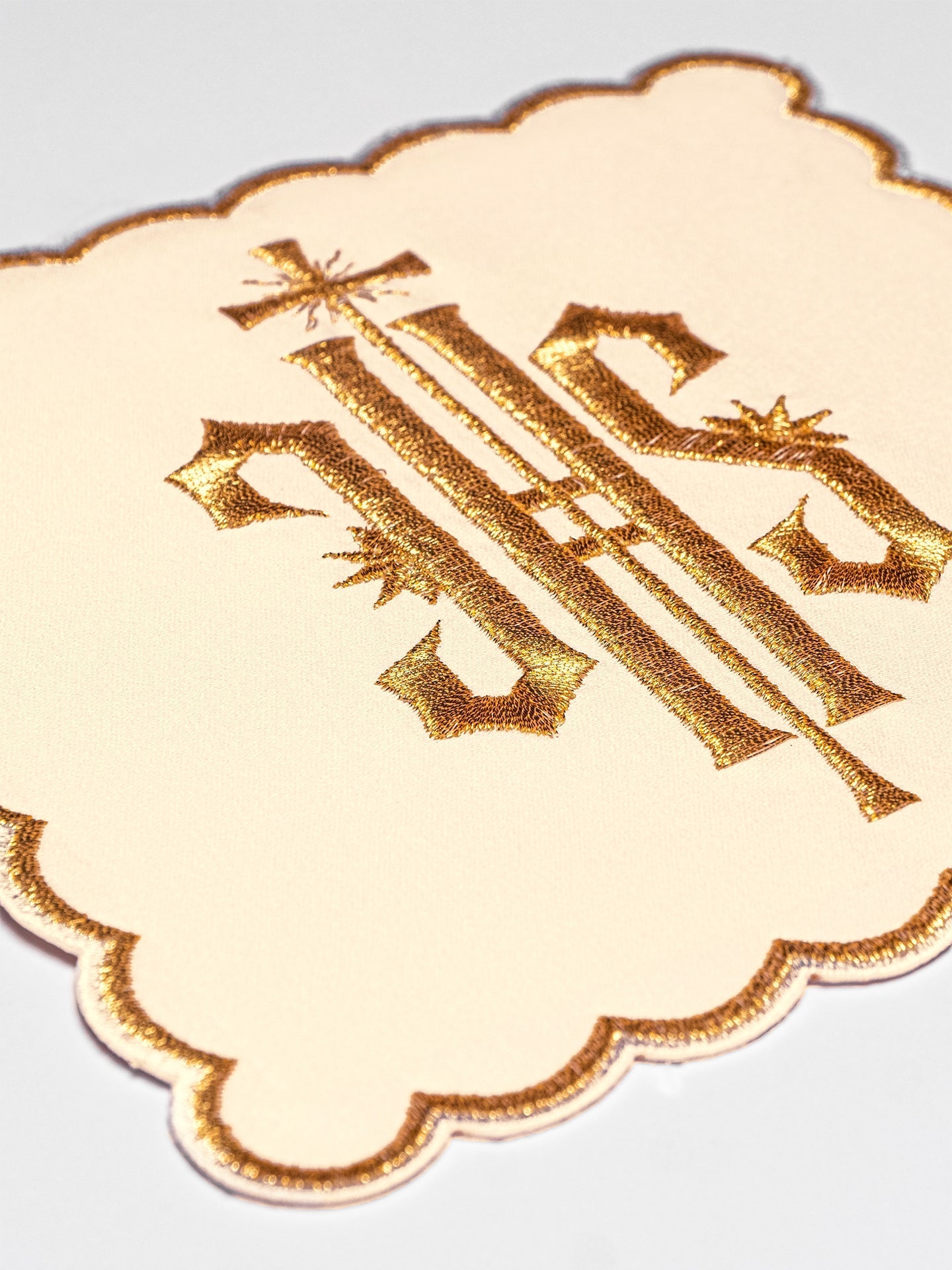 Chalice Set with ecru Pall and dimensional JHS embroidery KK/029/05 - HAFTINAUSA.COM