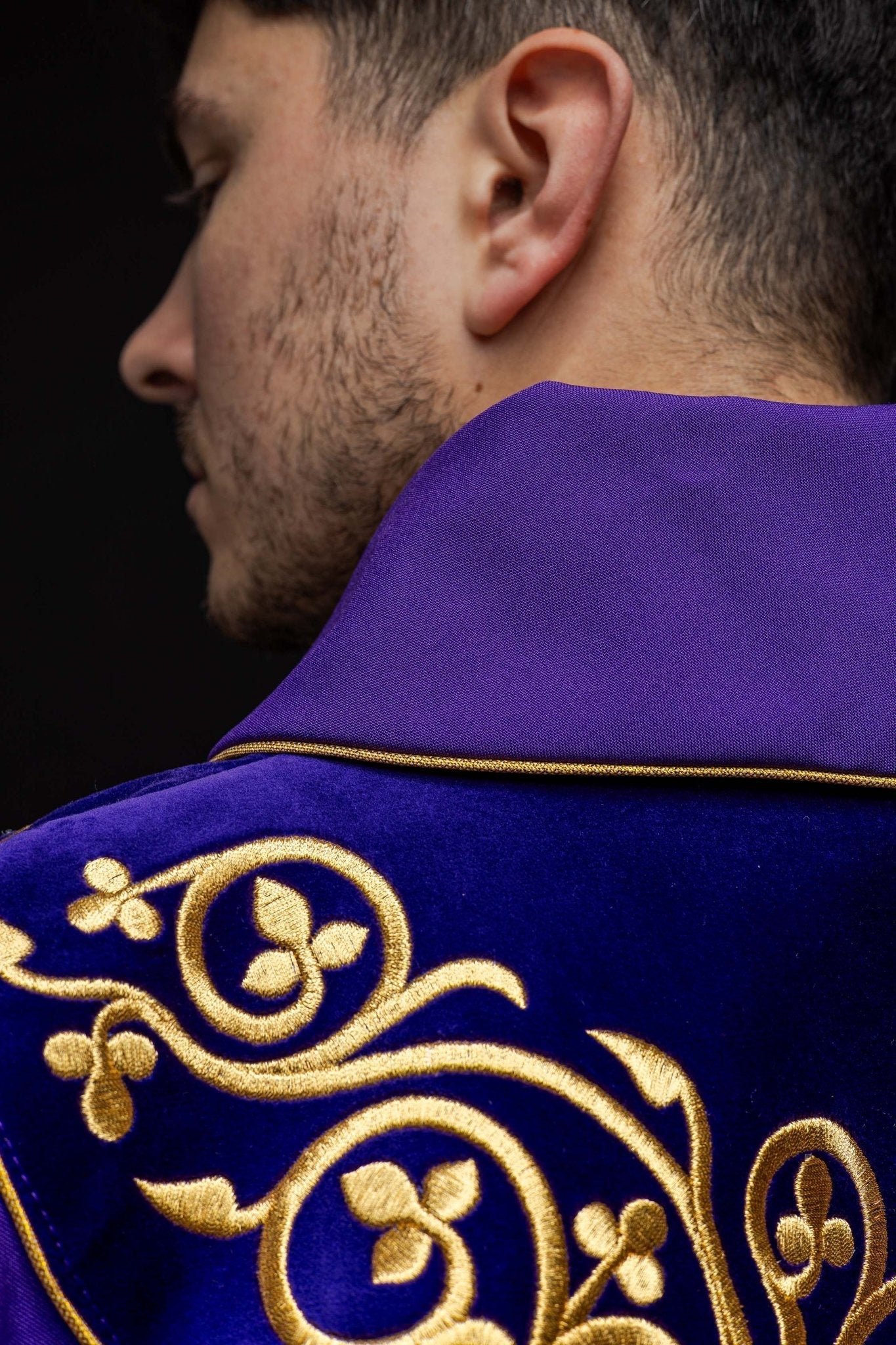 Chasuble decorated with velvet embroidery KOR/169/3 Purple KOR/169/03 - HAFTINAUSA.COM