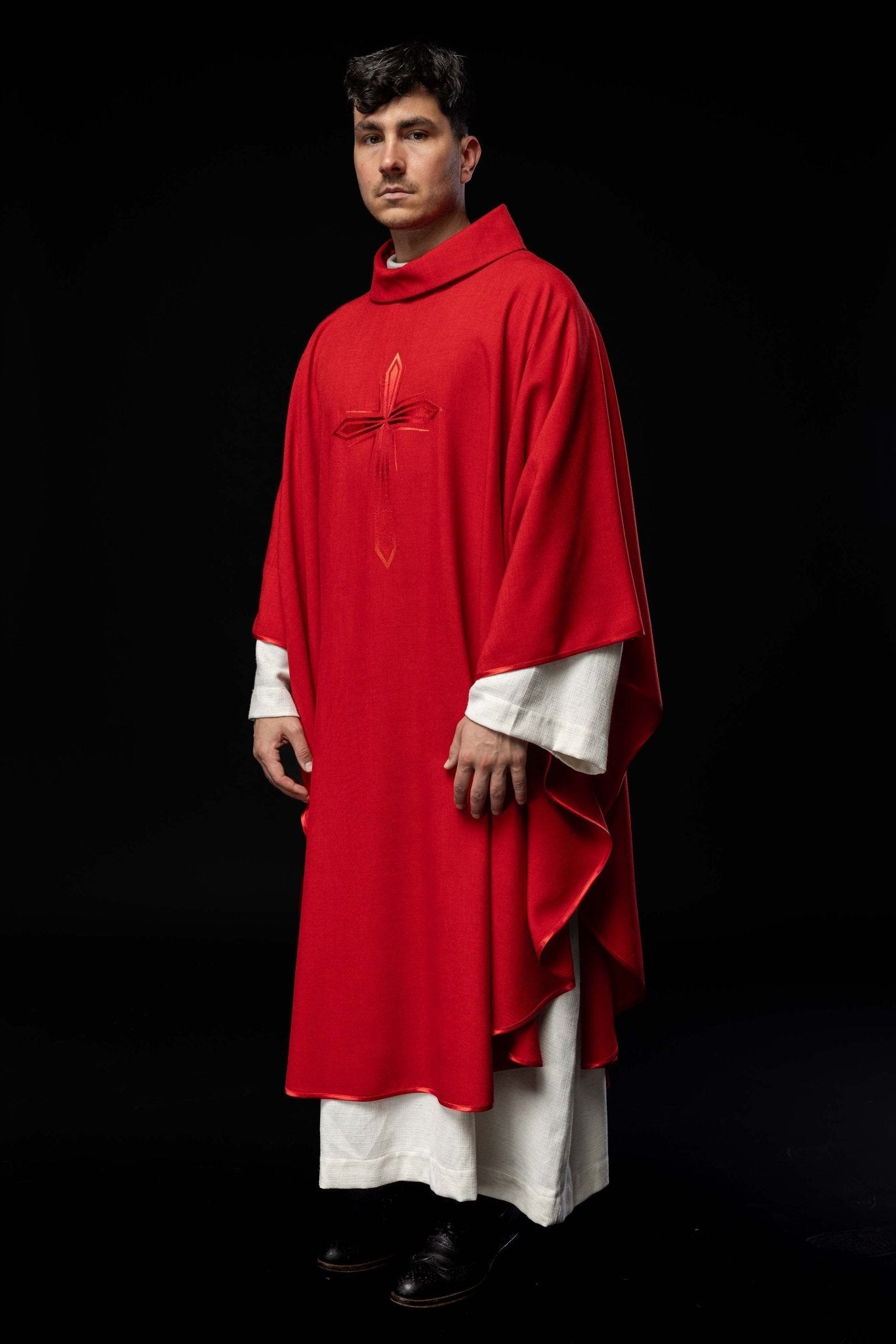Chasuble embroidered with ecru Cross HA7034 - 02 CZERWONY - HAFTINAUSA.COM