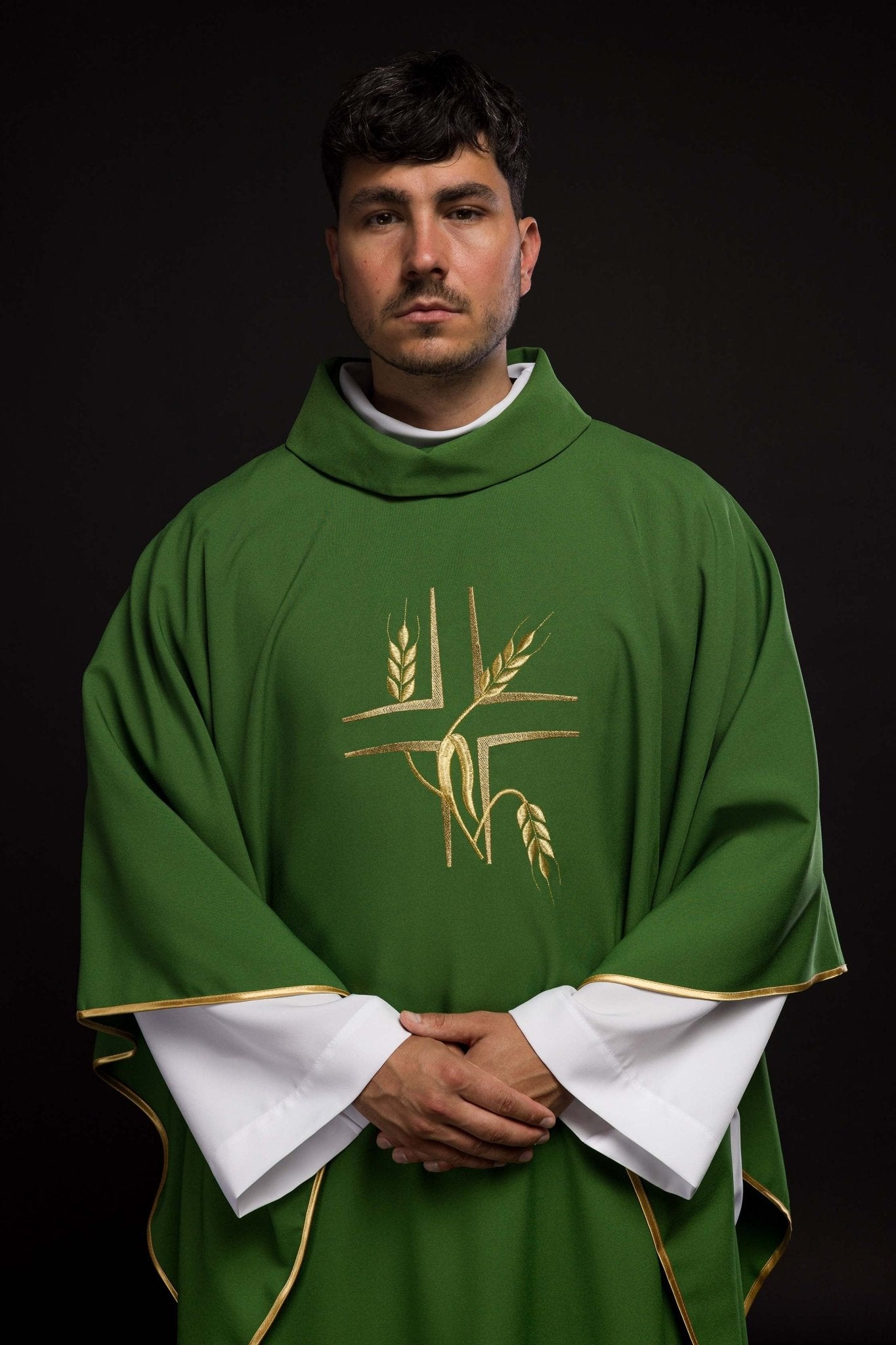 Chasuble embroidered with Green Cross KOR/016/01/12 ZIELONY - HAFTINAUSA.COM