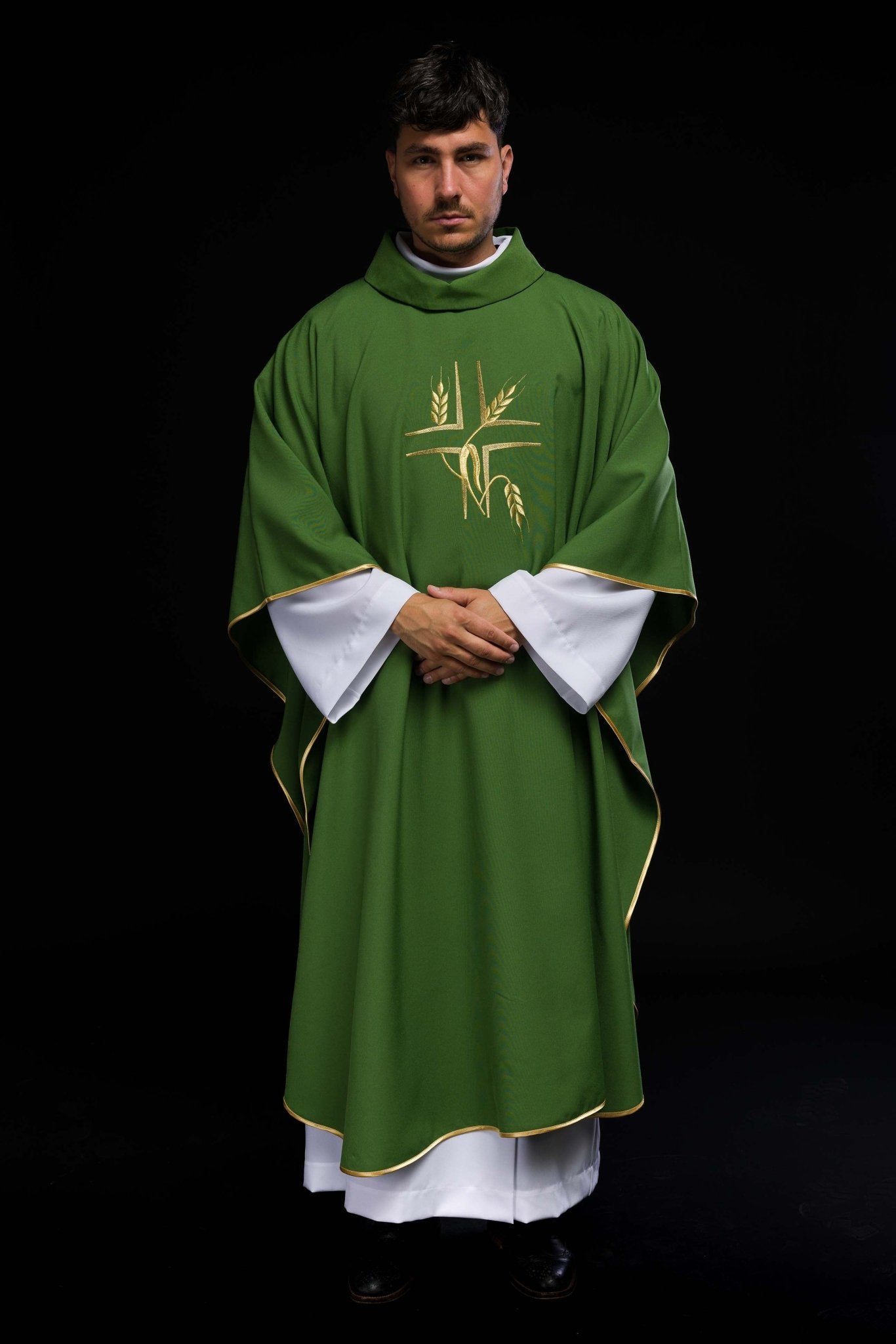 Chasuble embroidered with Green Cross KOR/016/01/12 ZIELONY - HAFTINAUSA.COM
