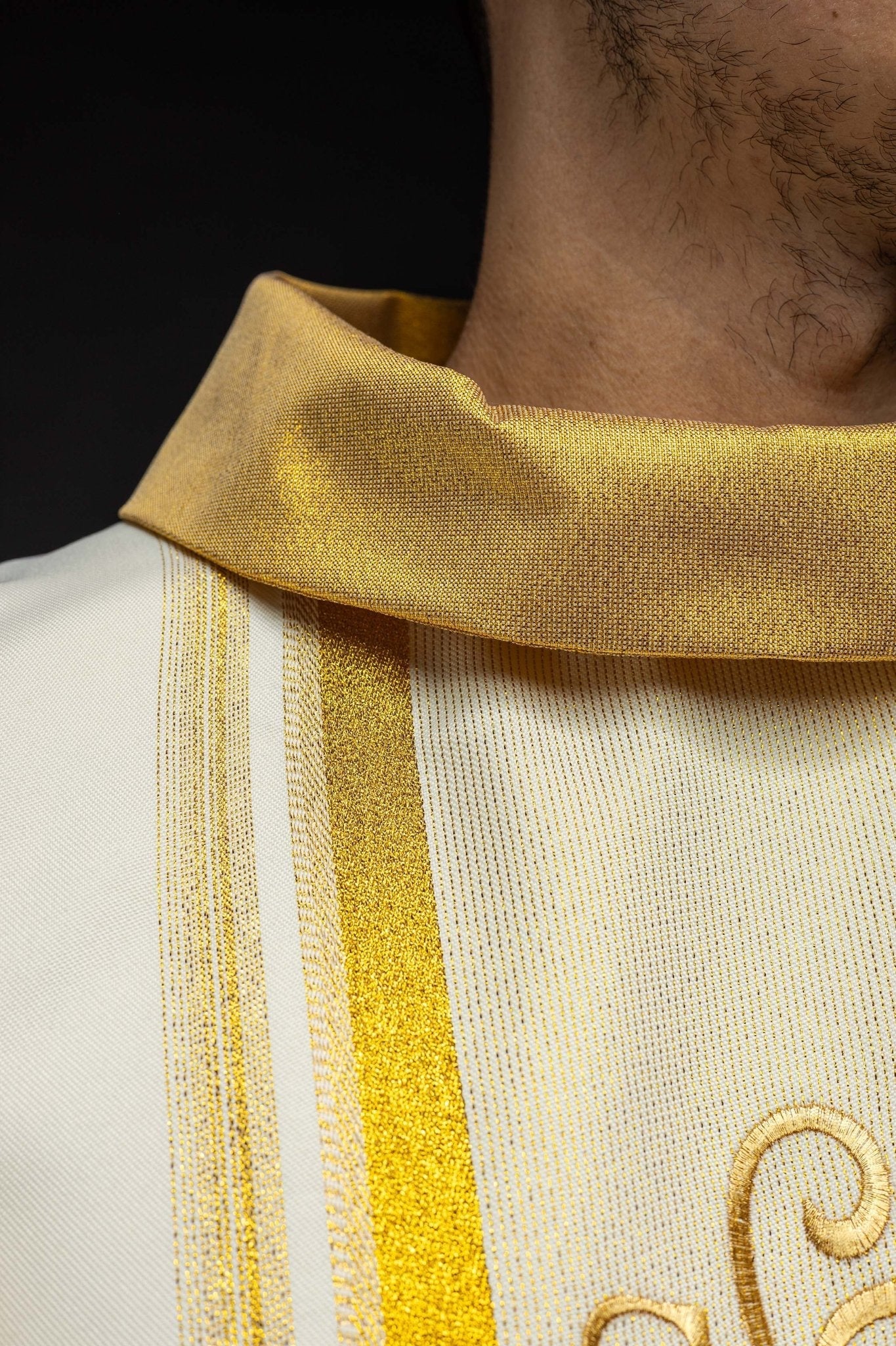 Chasuble embroidered with IHS motif with gilding in ecru KOR/183/05/27 ECRU - HAFTINAUSA.COM