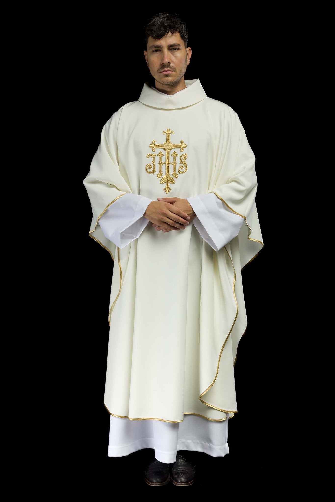 Chasuble embroidered with IHS symbol in ecru KOR/255/05/12 - CHASUBLES.COM