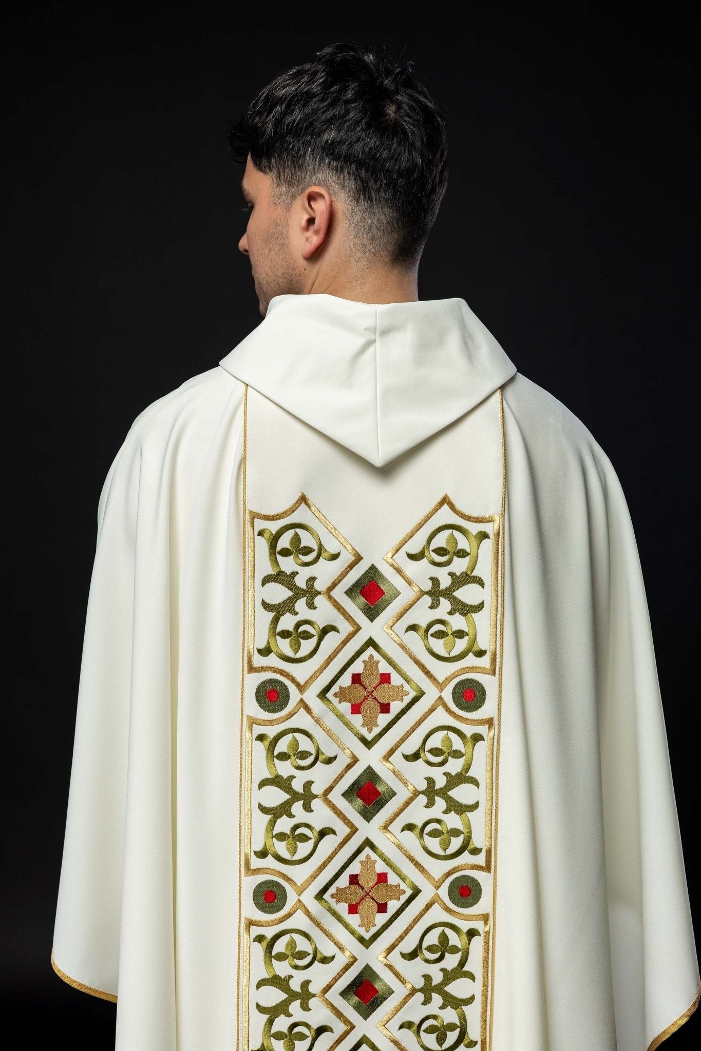 Chasuble embroidered with Lamb pattern in ecru KOR/039/05/01 ECRU - HAFTINAUSA.COM