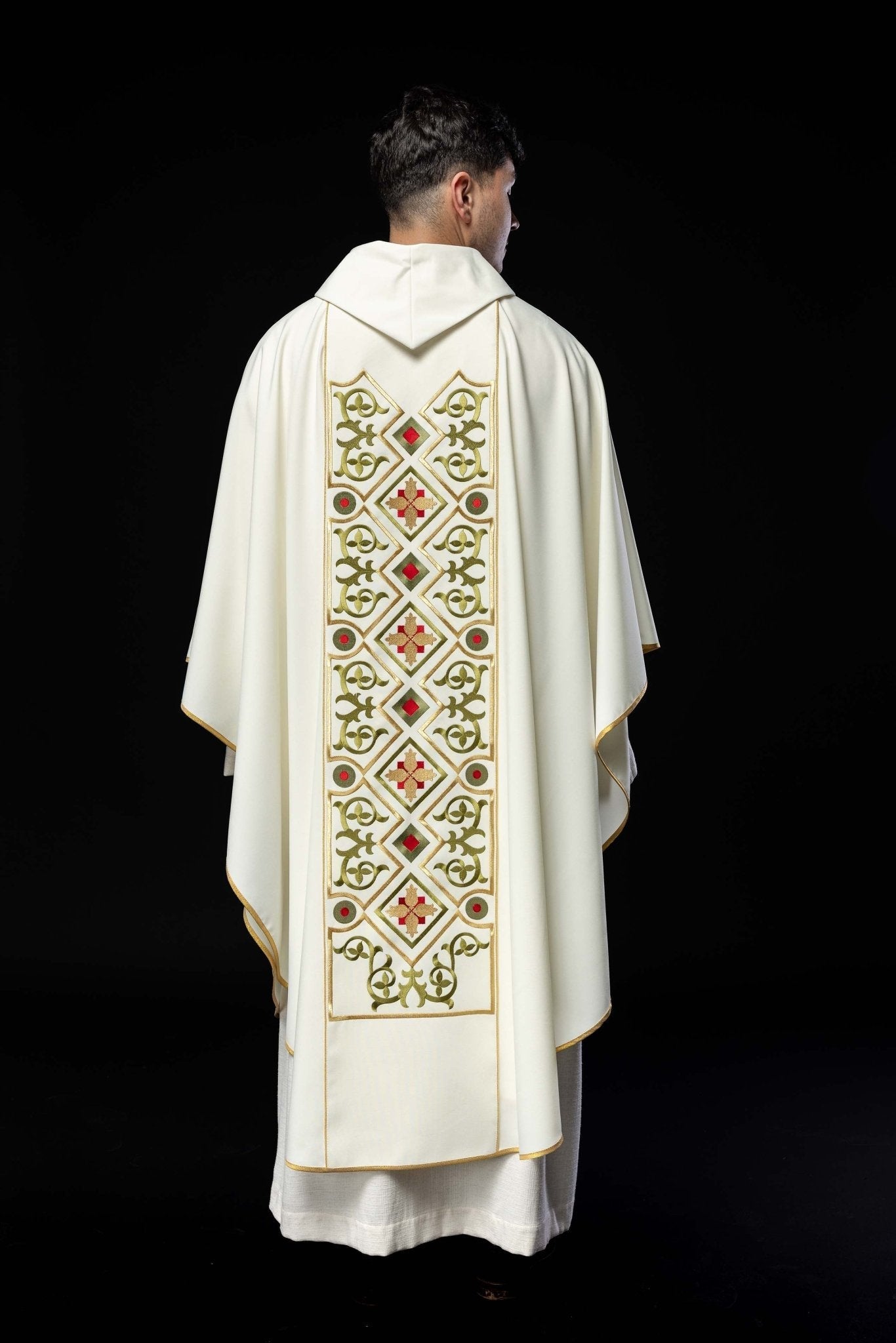 Chasuble embroidered with Lamb pattern in ecru KOR/039/05/01 ECRU - HAFTINAUSA.COM