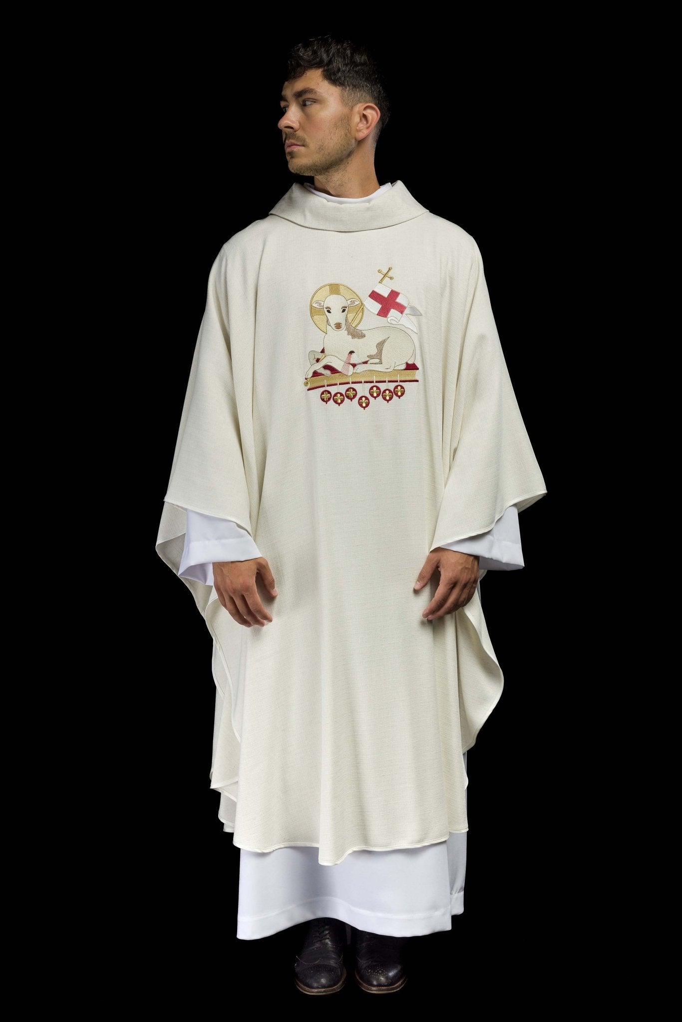 Chasuble embroidered with Lamb symbol in ecru KDT/7049/05/49 ECRU - CHASUBLES.COM