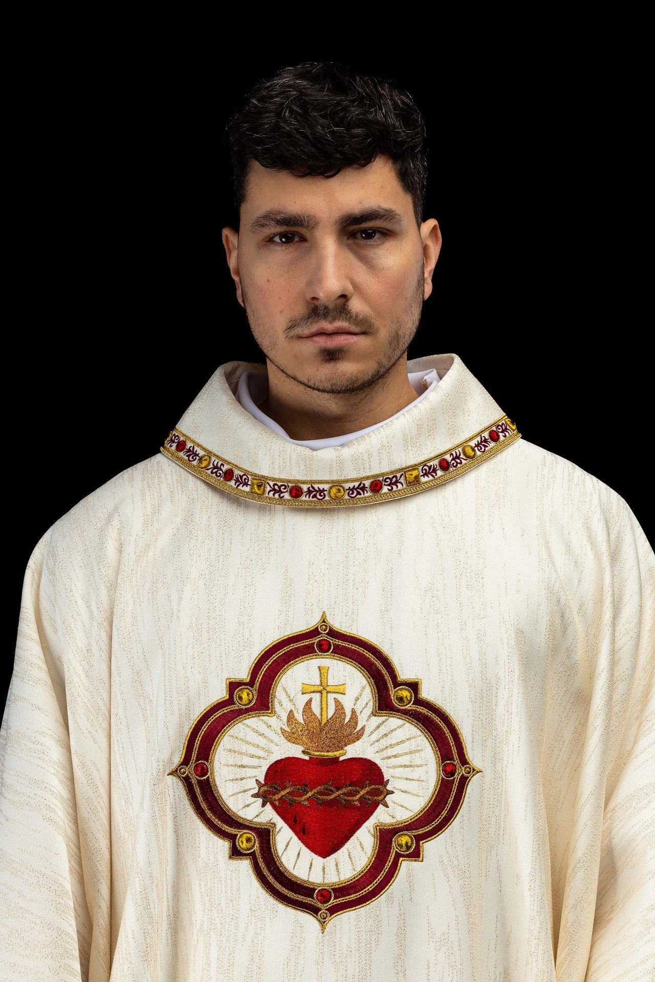 Chasuble embroidered with the image of the Sacred Heart of Jesus and the Eucharistic chalice LE/7076/05 - CHASUBLES.COM
